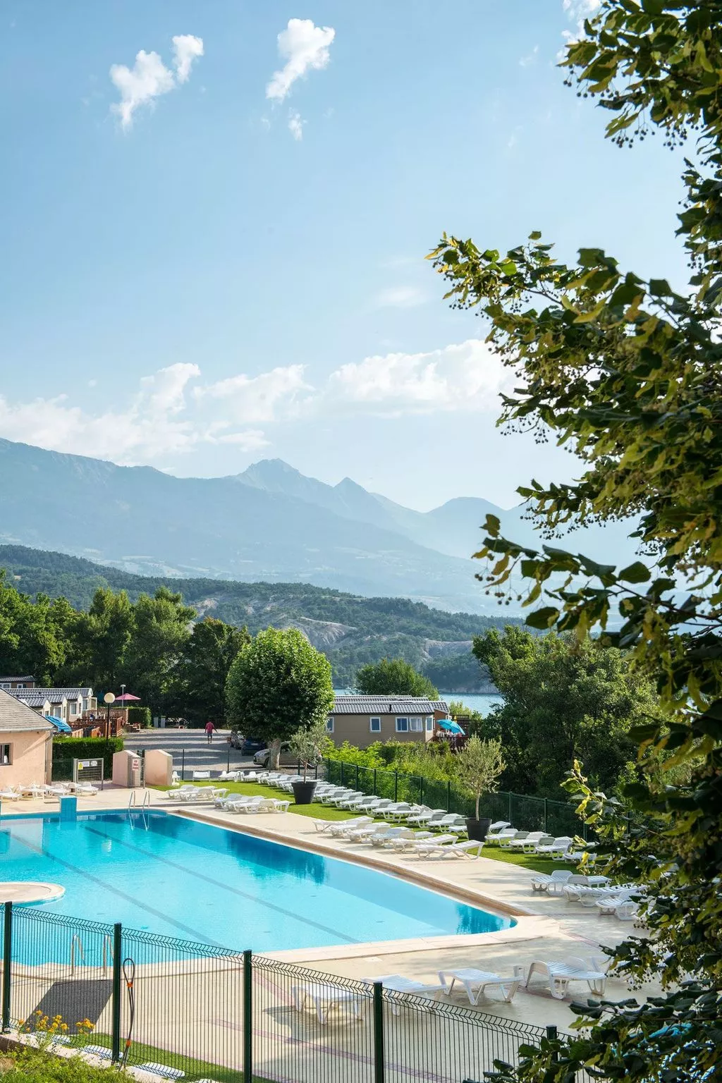 Gemütliches Chalet am Ufer des Sees von Serre-Ponçon-Dehors