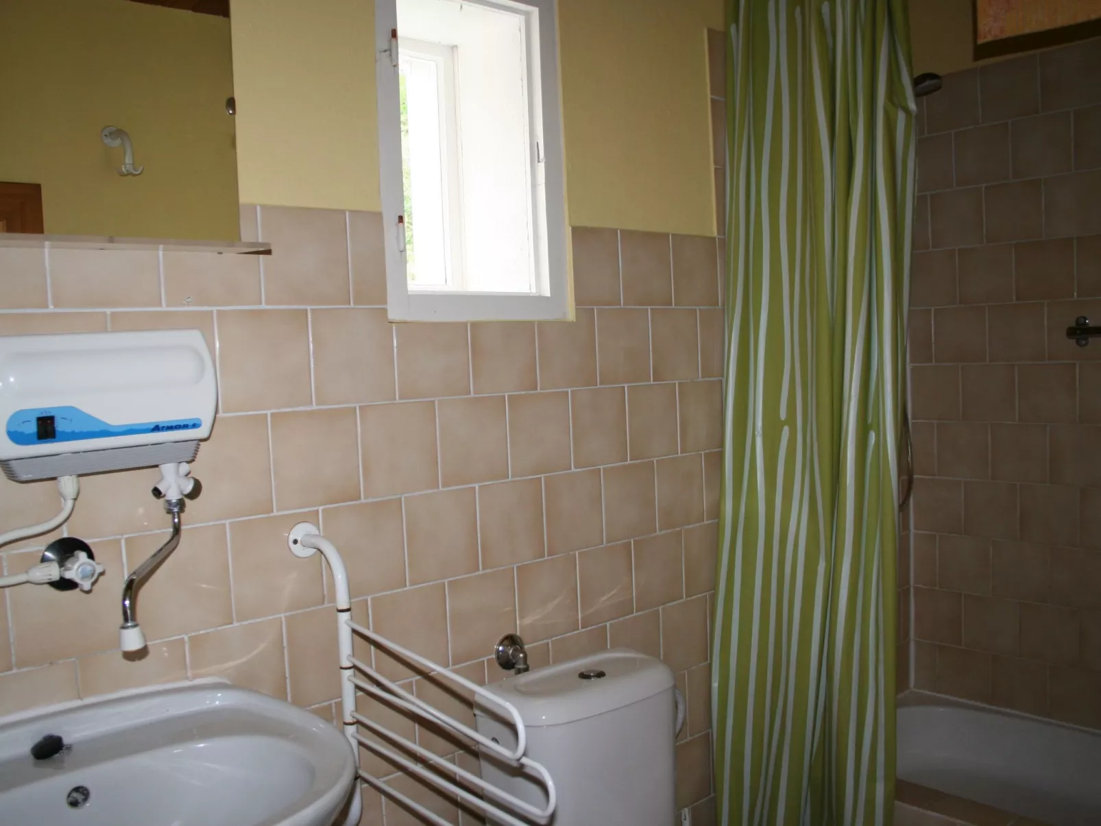 Charmantes, traditionelles Holzhaus-Inside