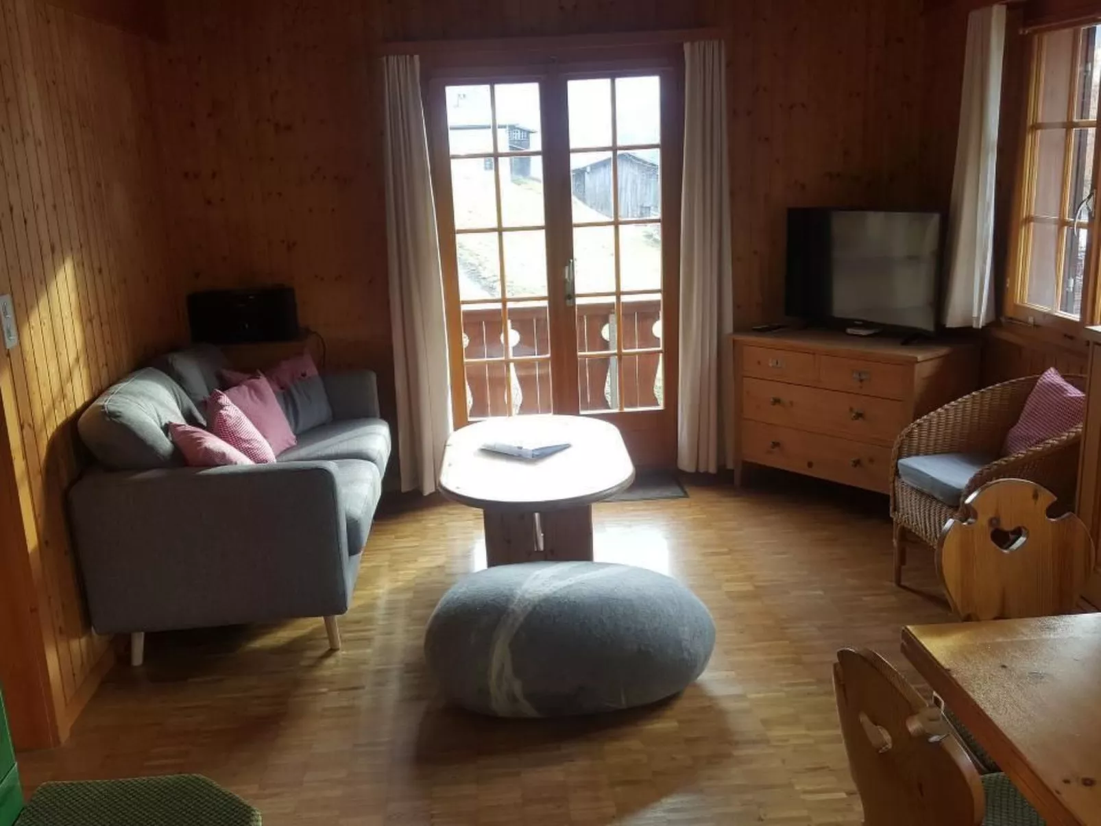 Ferienhaus Stutz Hausteil rechts-Drinnen