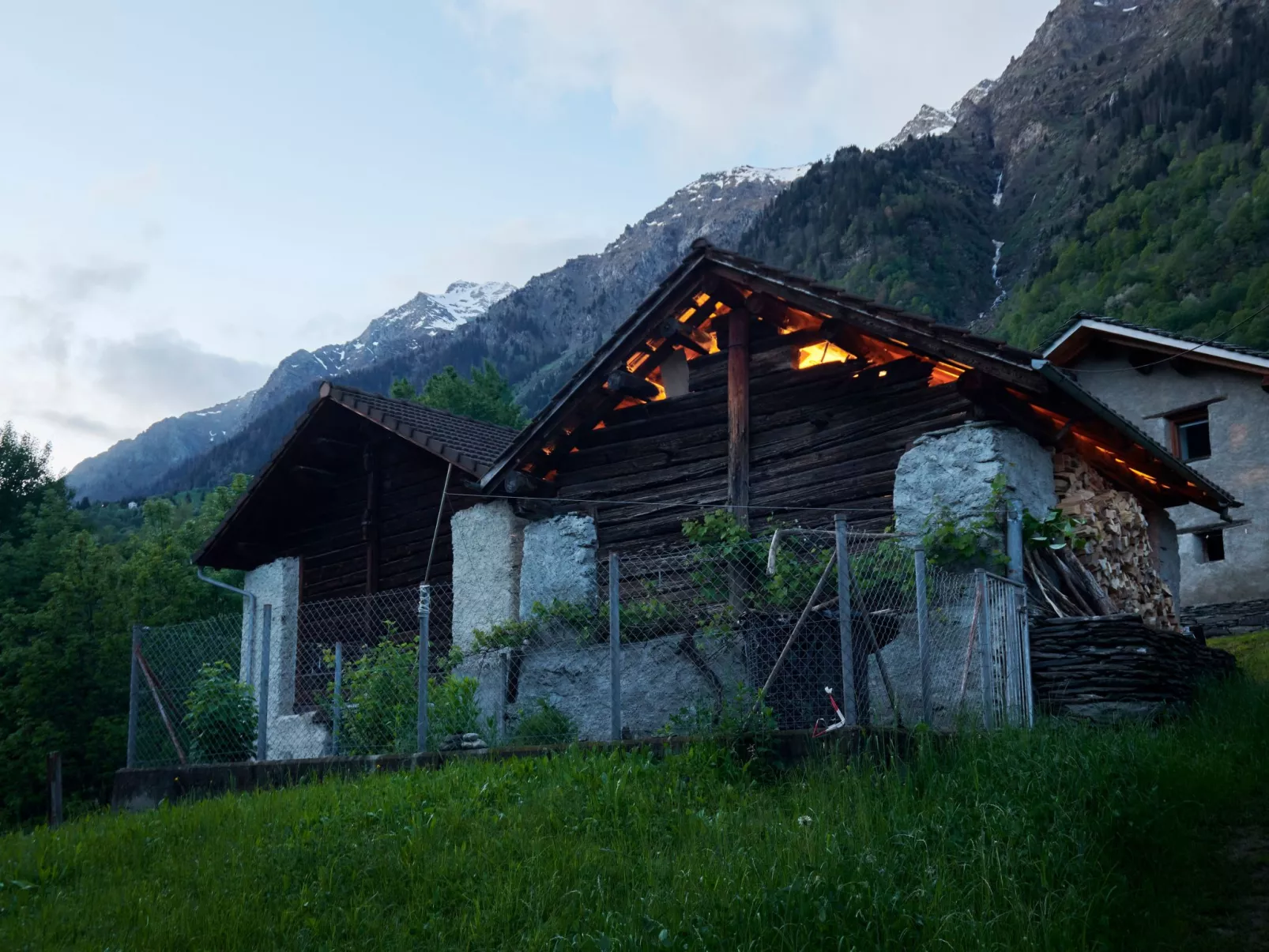Waterfall House-Dehors