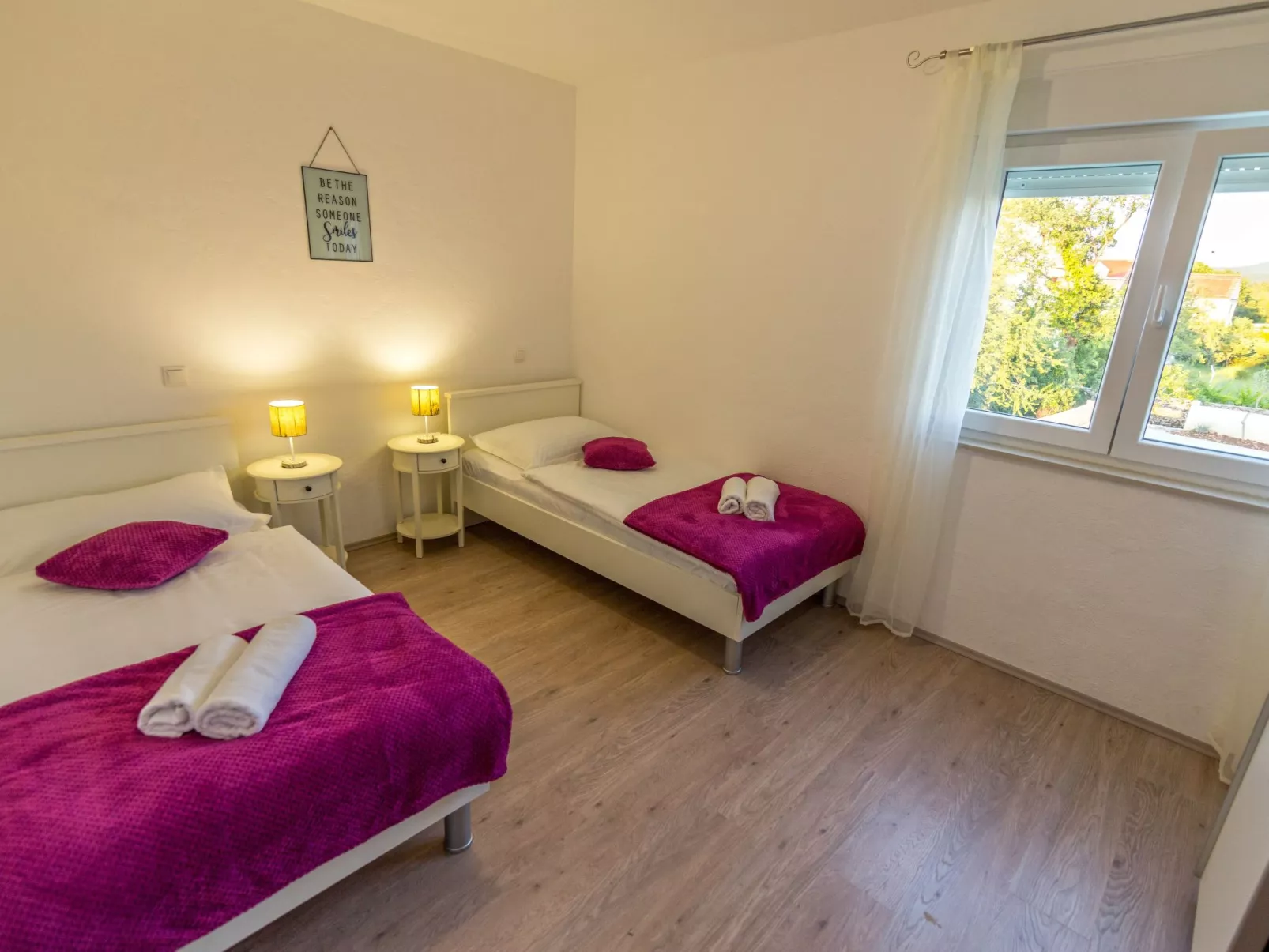 In Opanci mit beheiztem Pool, Parkplatz-Inside