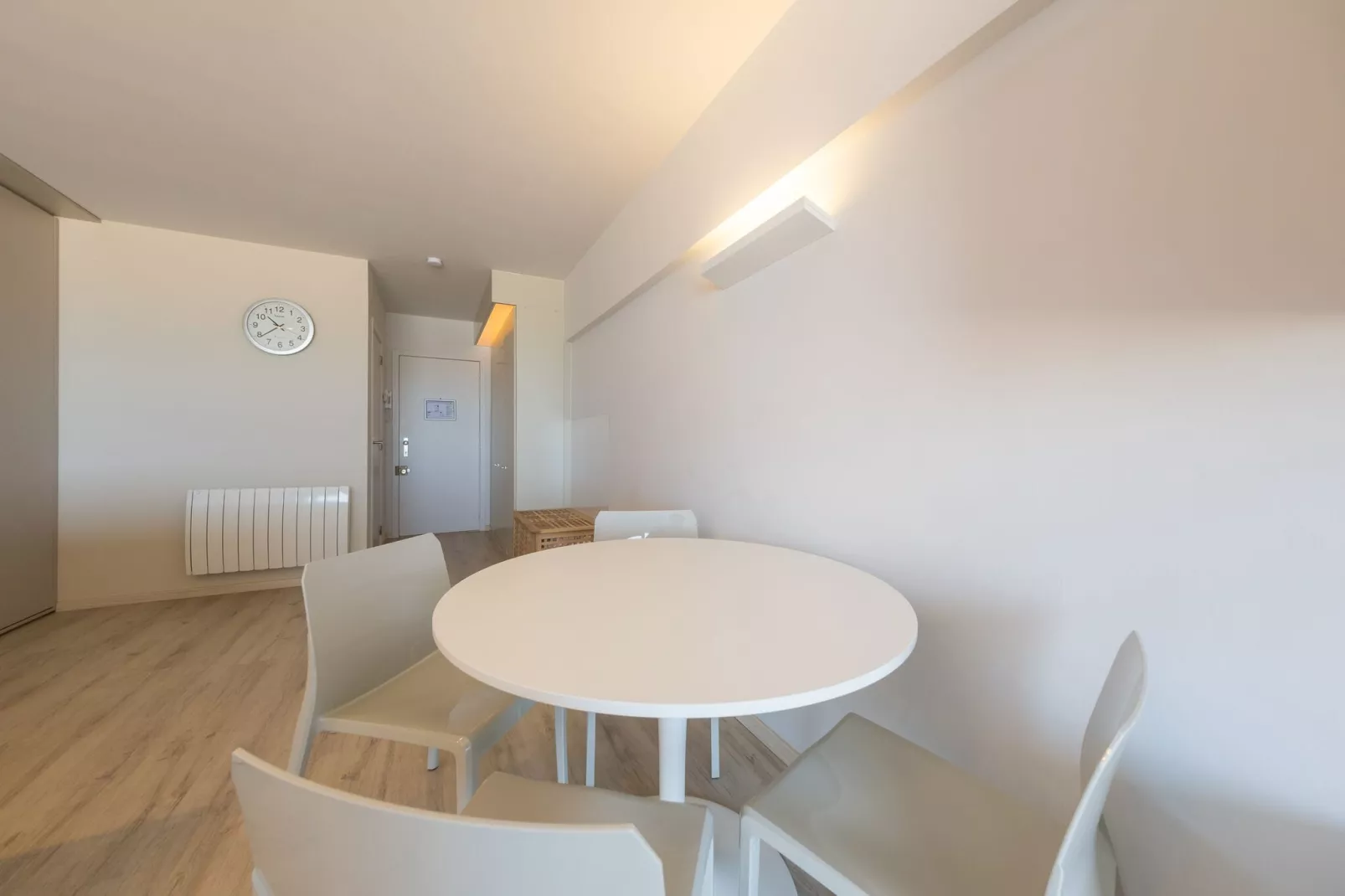 Manager  0409-Dining room