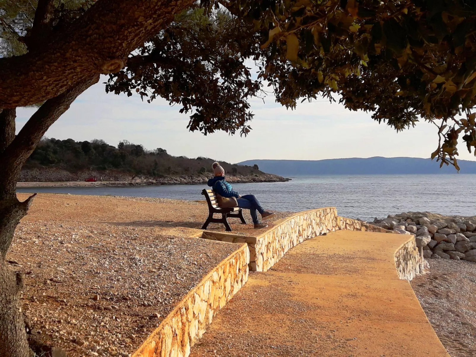 Gemütliches Ferienhaus in Pinezići mit großer Terrasse-Dehors