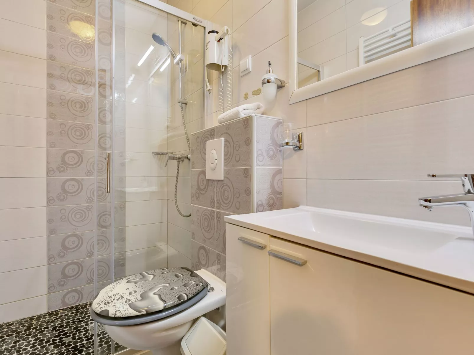 Wohnung in Drašnice mit Schönem Garten-Image-tags.info