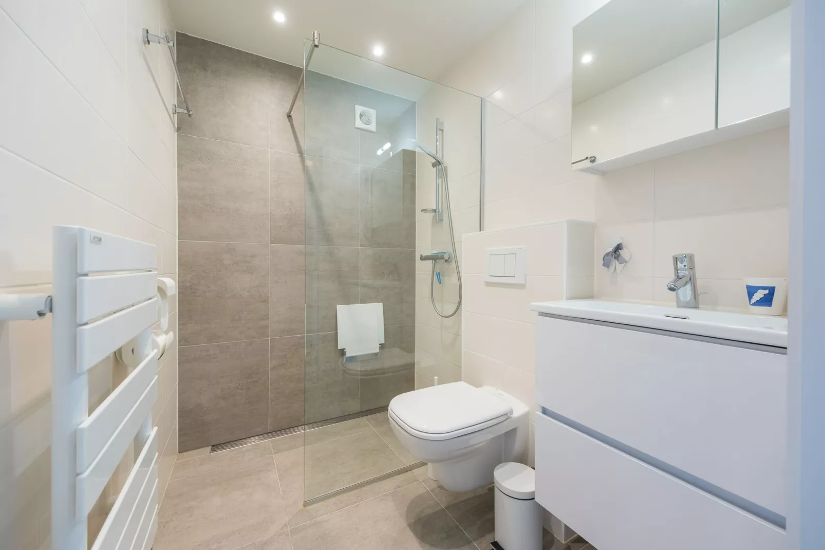 Manager  0409-Bathroom