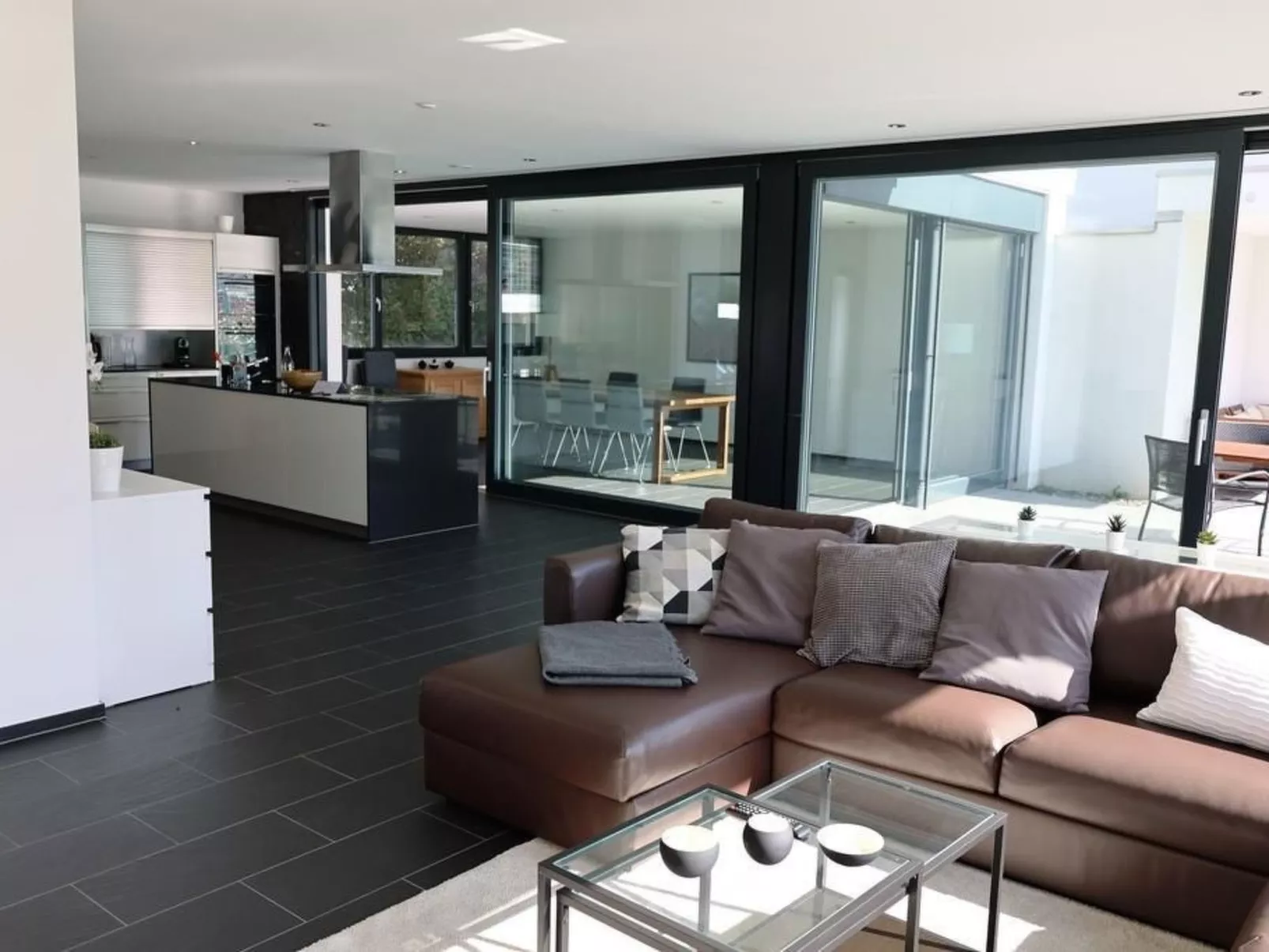 Villa am See-Image-tags.info