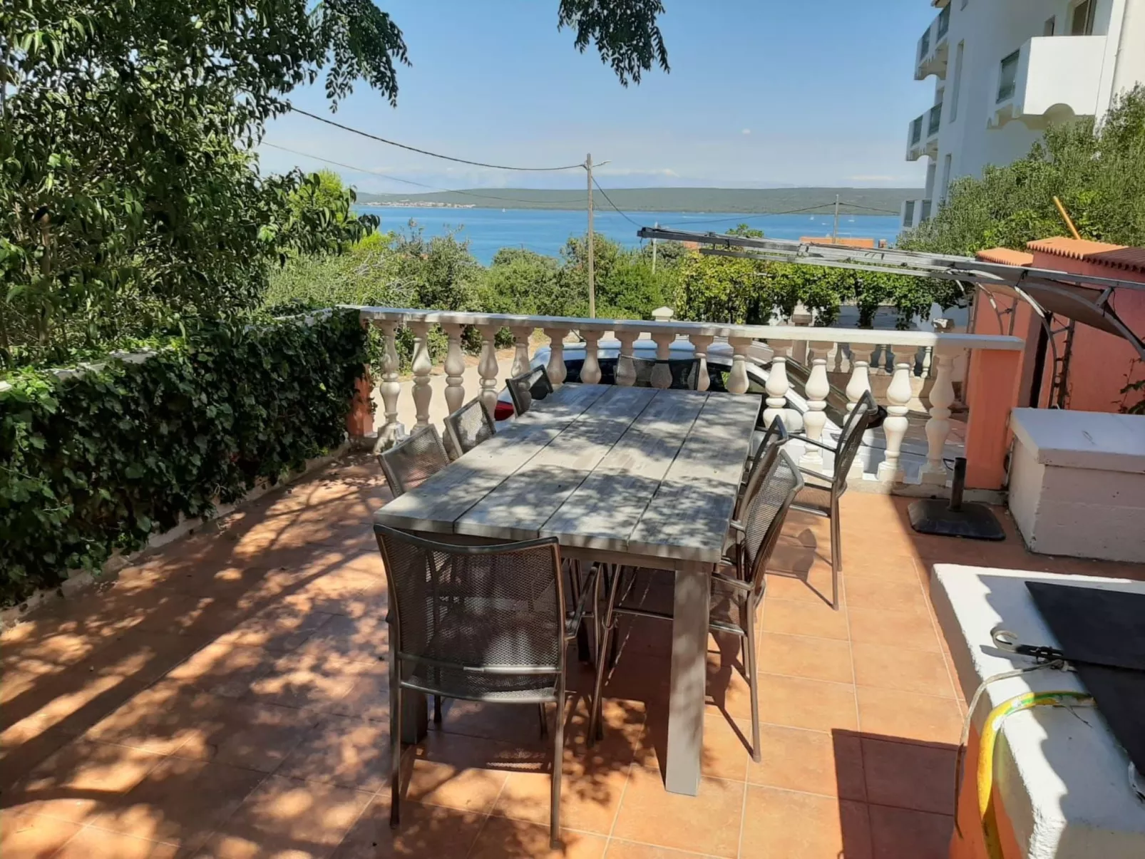 In Dobropoljana mit Freiterrasse-Outside