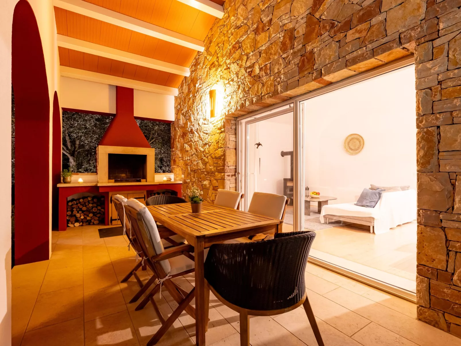 Detailgestaltete Villa mit Pool, Sauna und Hot Tub-Inside