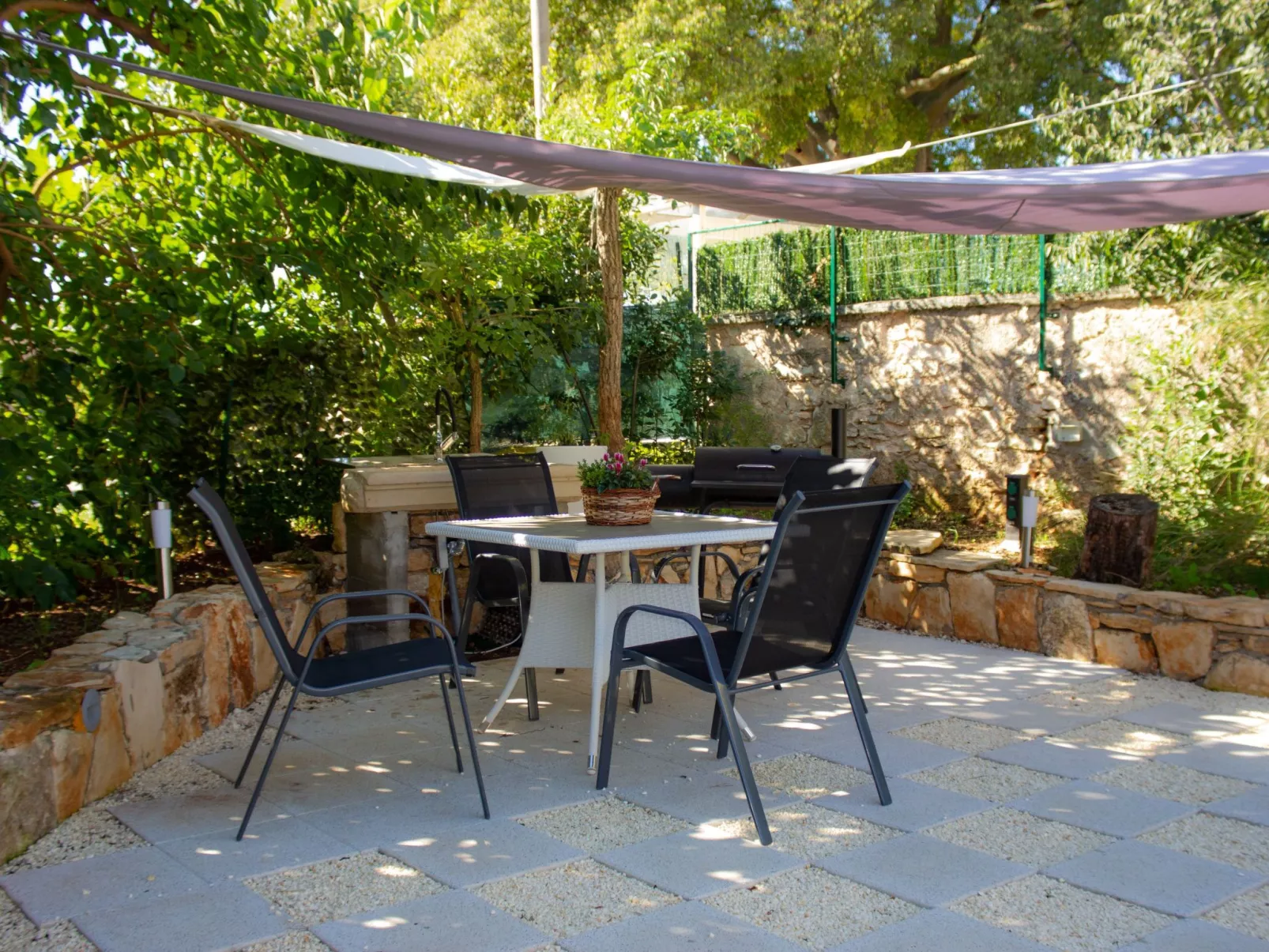 "Eti and Mia" mit Pool-Outside