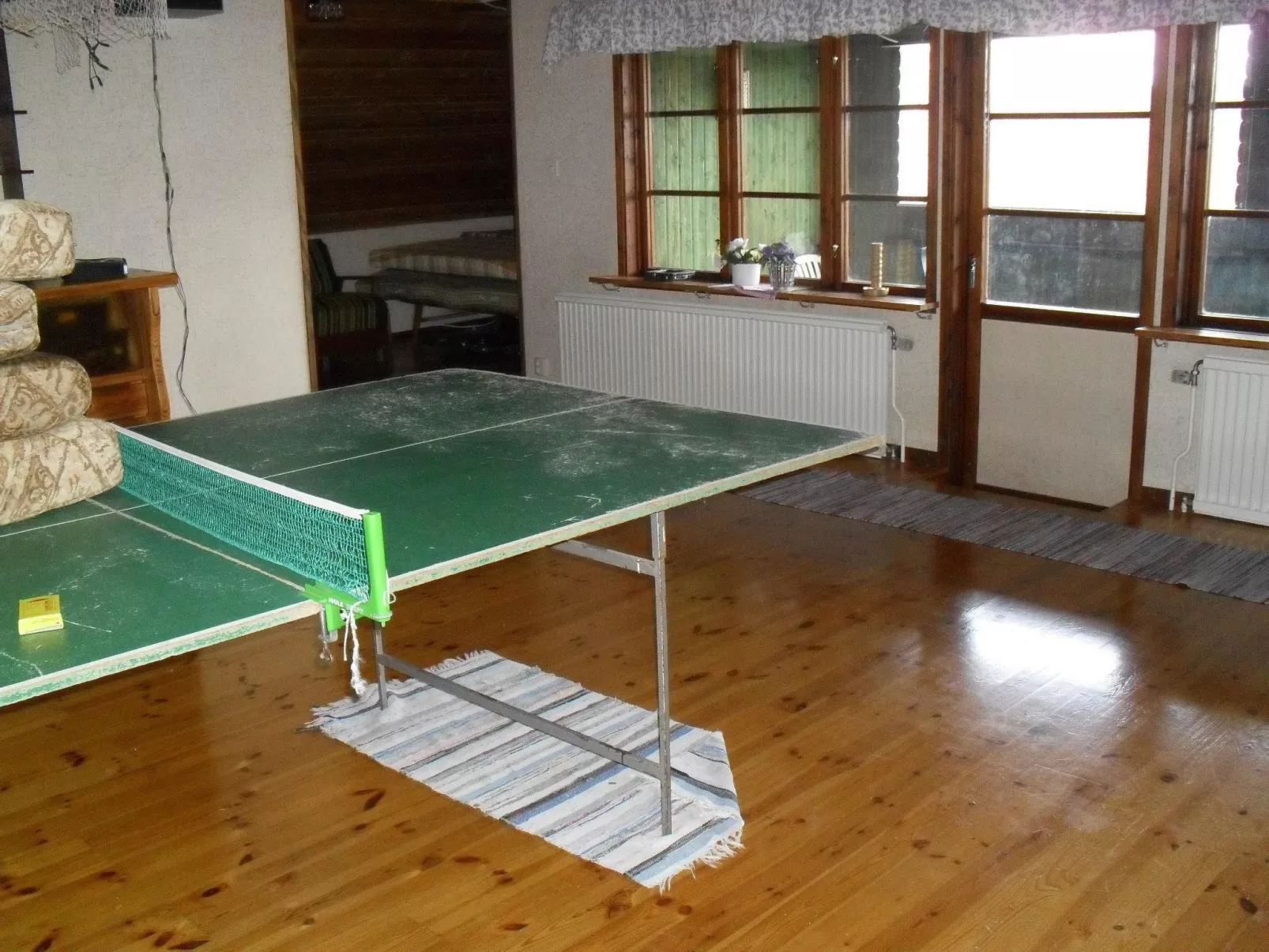 Geräumiges Ferienhaus für Konsum-Aussteiger-Drinnen