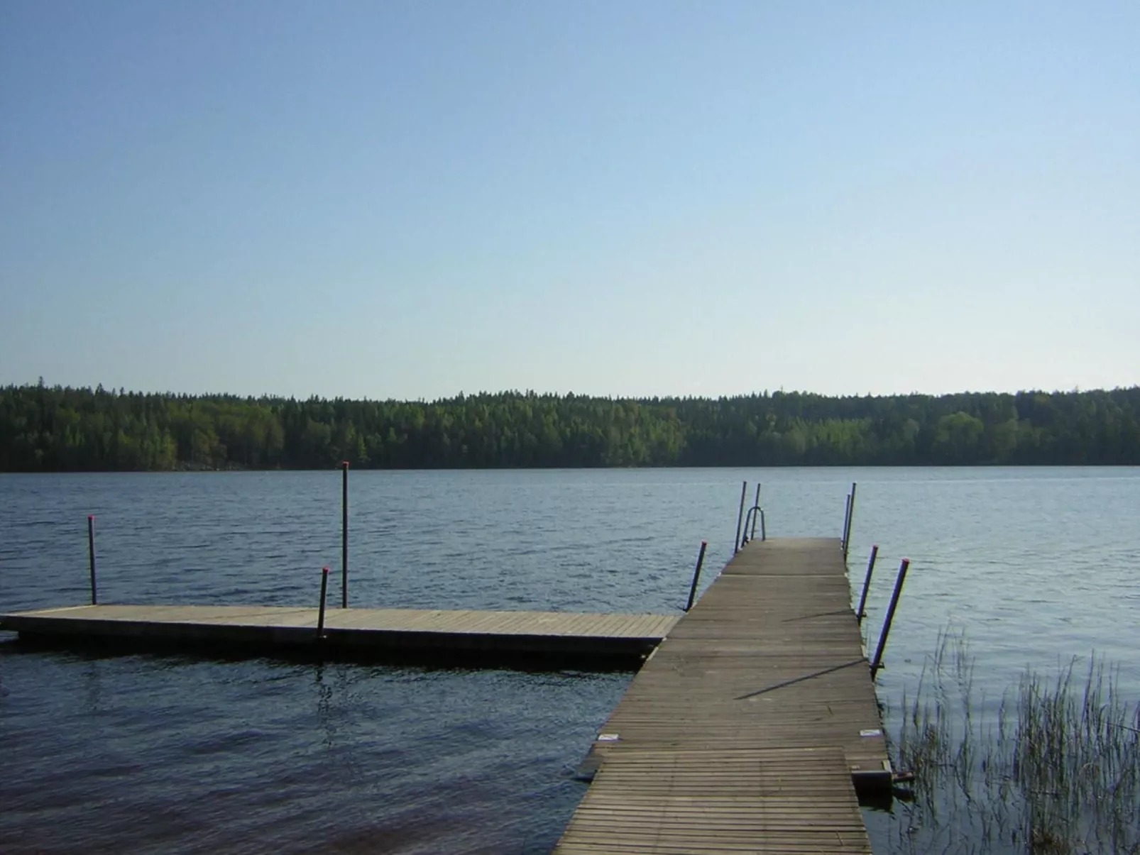 Typisch schwedisches Ferienhaus mit Garten-Dehors
