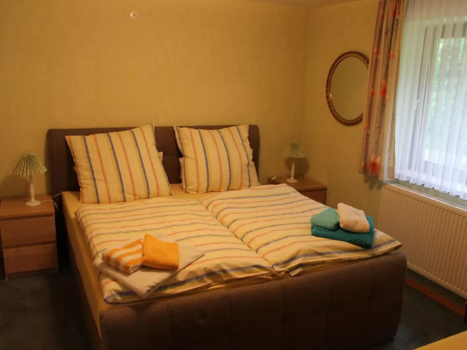 Appartement mit Garten, Grill und Terrasse-Drinnen