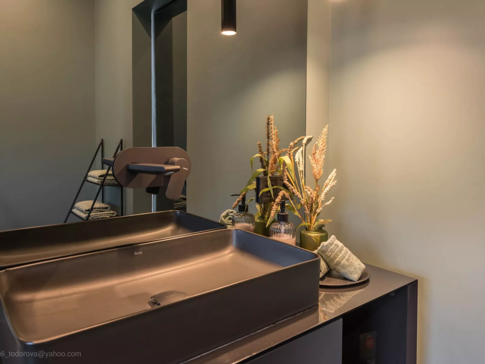 Exklusive Villa mit Swimmingpool und Whirlpool-Drinnen