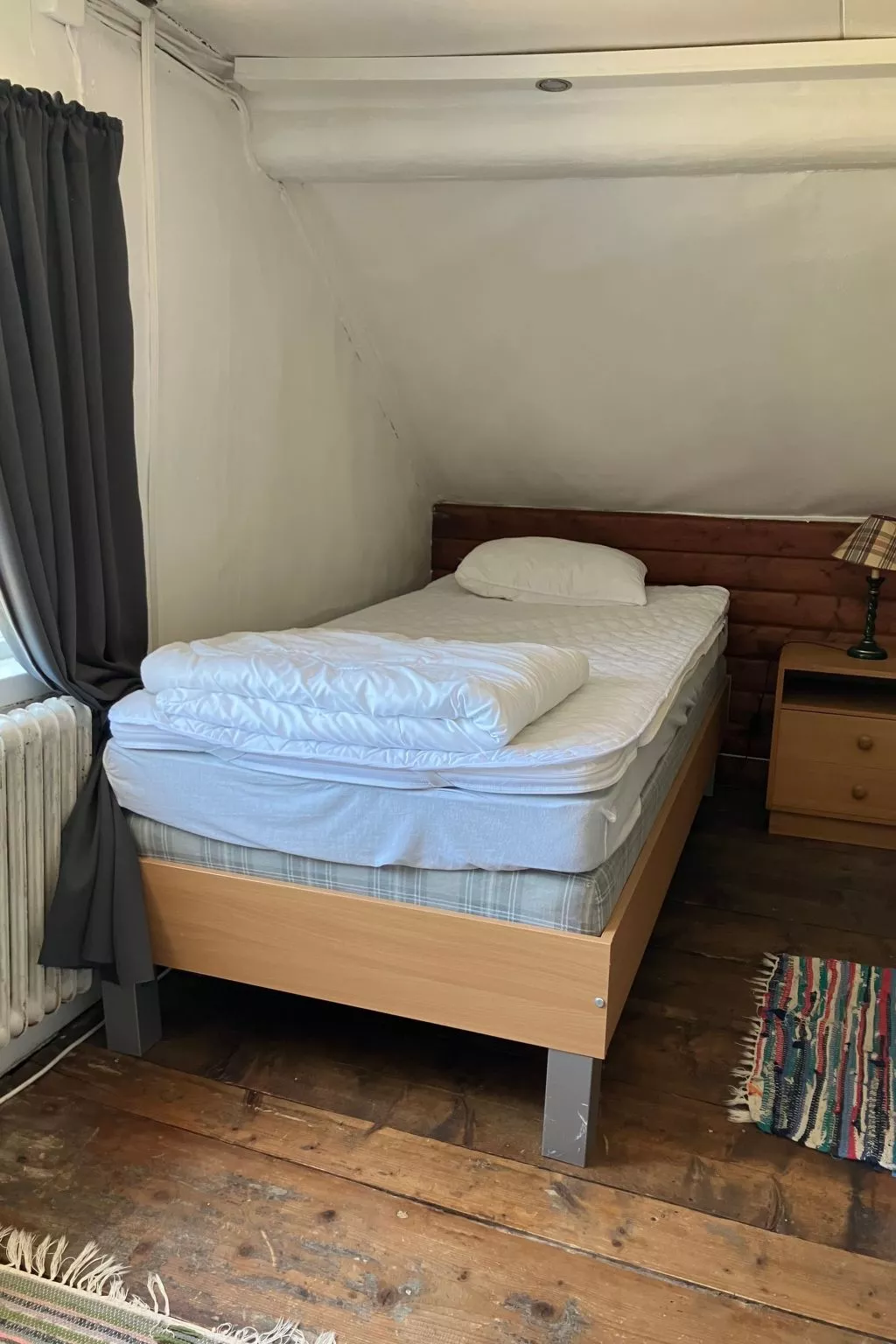 Charmantes Holzhaus mit eigenem Ruderboot-Drinnen