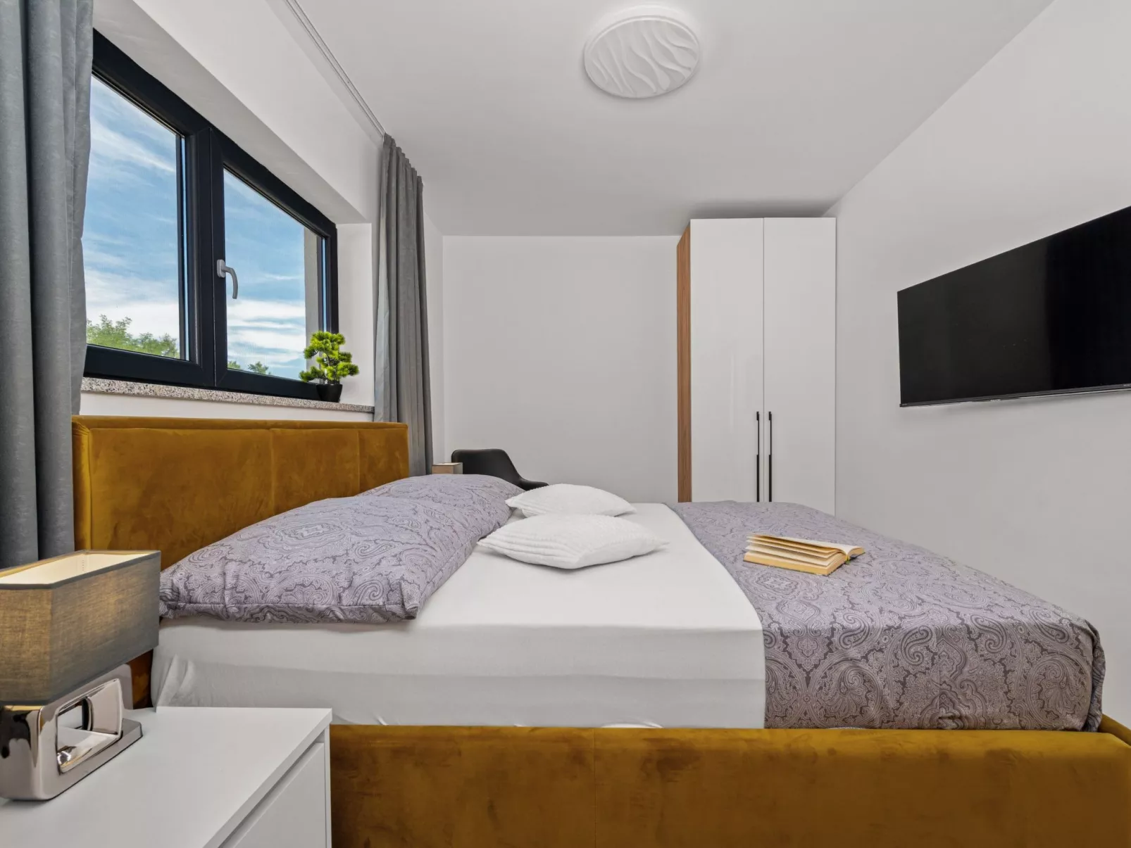 Sunset Villa B-Dedans