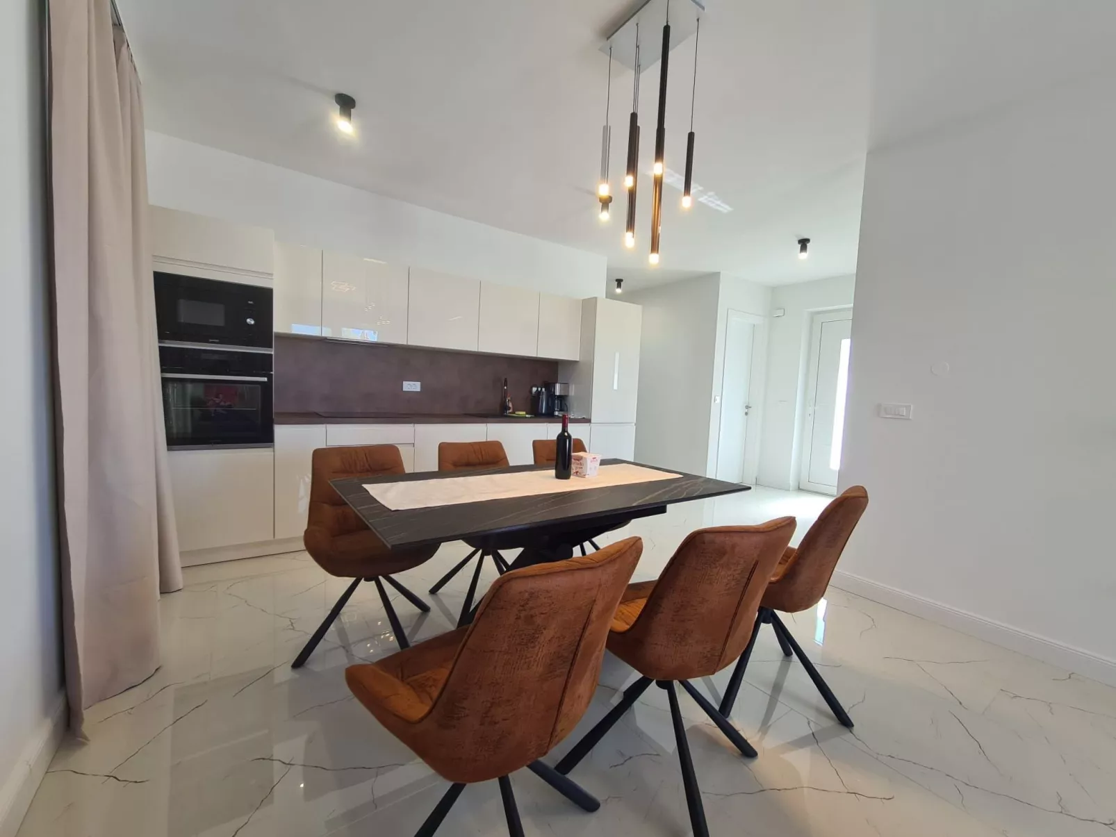 Neue Villa Angelo mit Sauna und beheiztem Pool-Inside