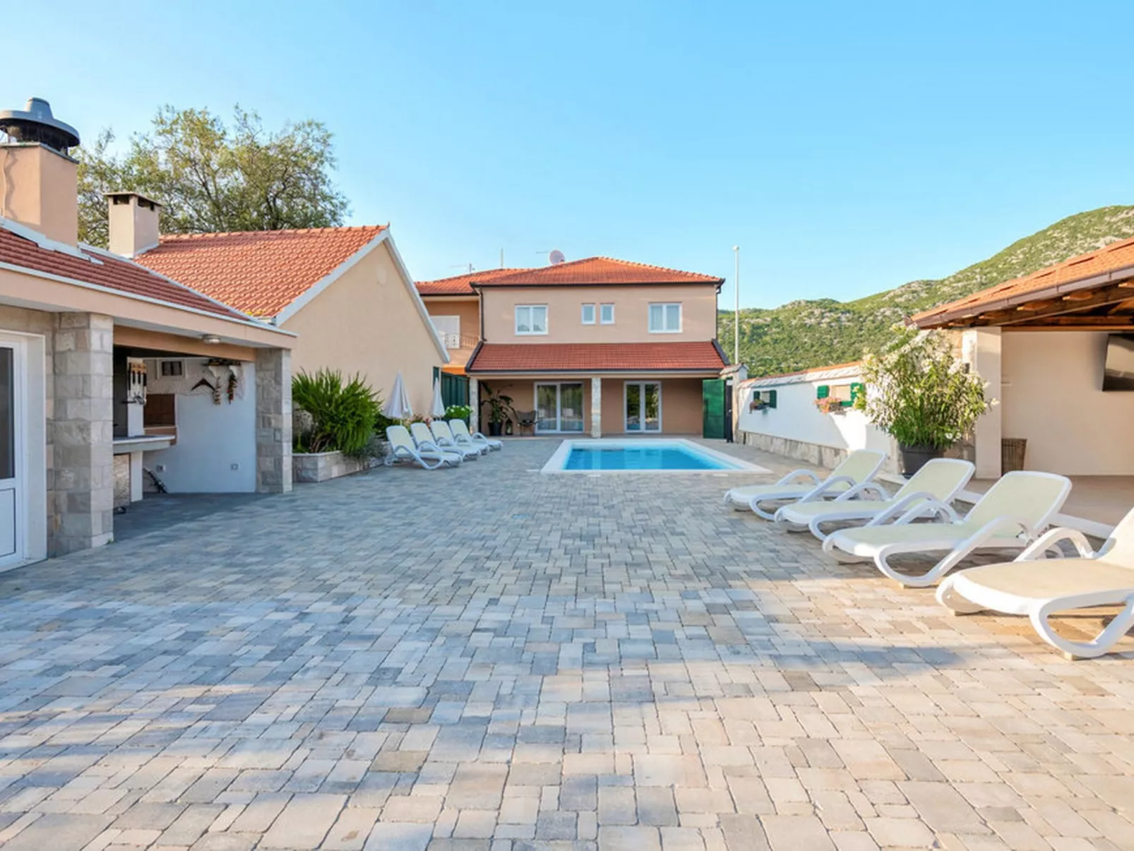 Ferienvilla "Nautica" mit Bergblick-Outside