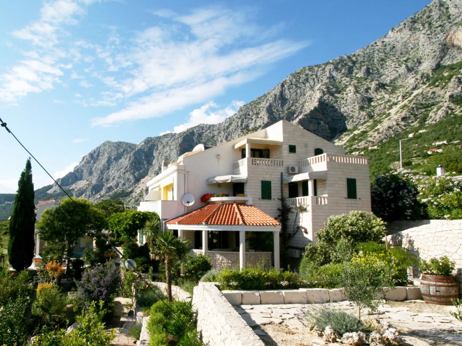 Tolle Wohnung in Drašnice mit Schönem Garten-Outside