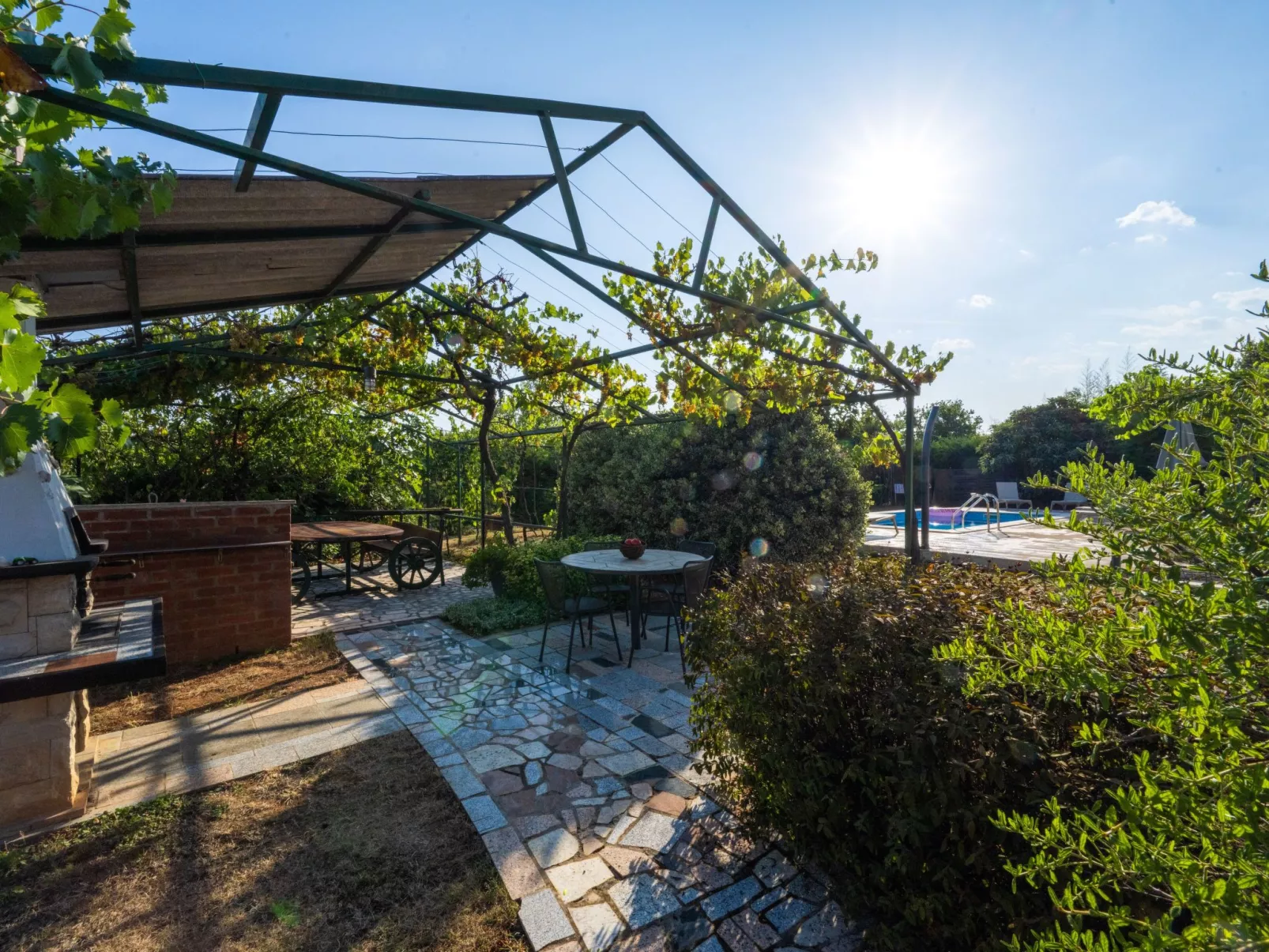 Attraktive Wohnung mit privatem Pool-Outside