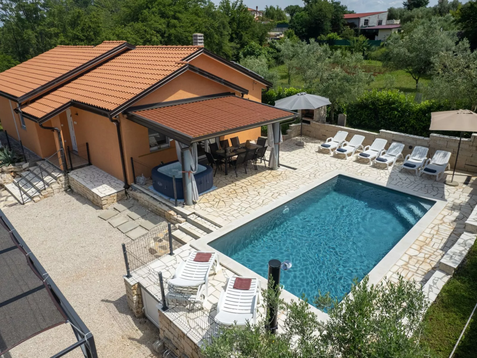 Villa Pendolina mit privatem Pool und Jacuzzi-Drinnen