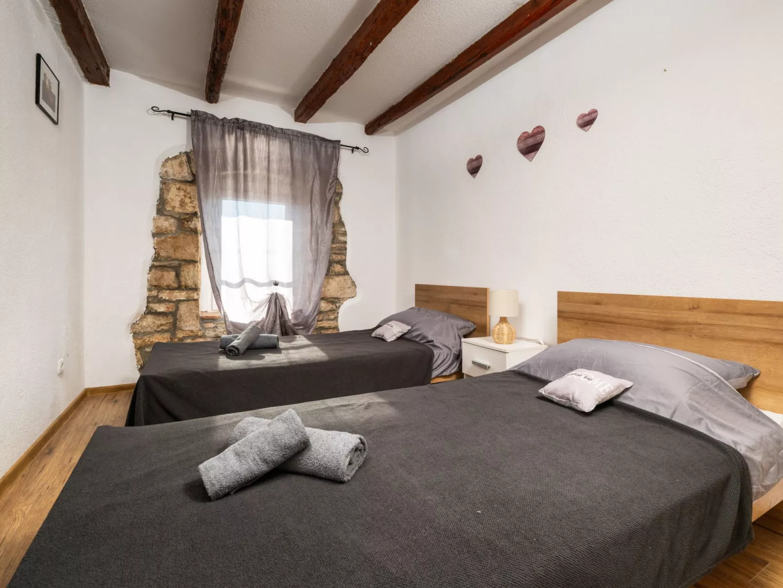 Typisch istrisches Ferienhaus mit Garten-Dedans