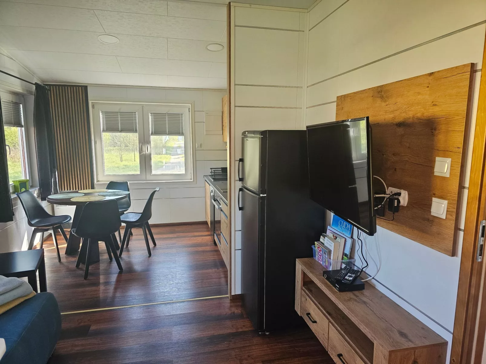 Ganzjährig bewohnbares Ferienhaus - grün-Drinnen