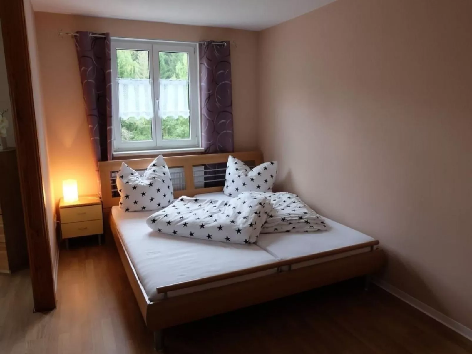 Am Wald mit Sauna-Drinnen