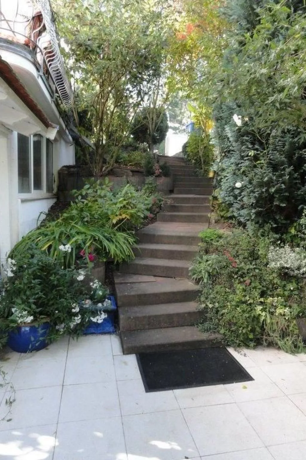 Wohnung mit Gartenzugang und Blick-Outside