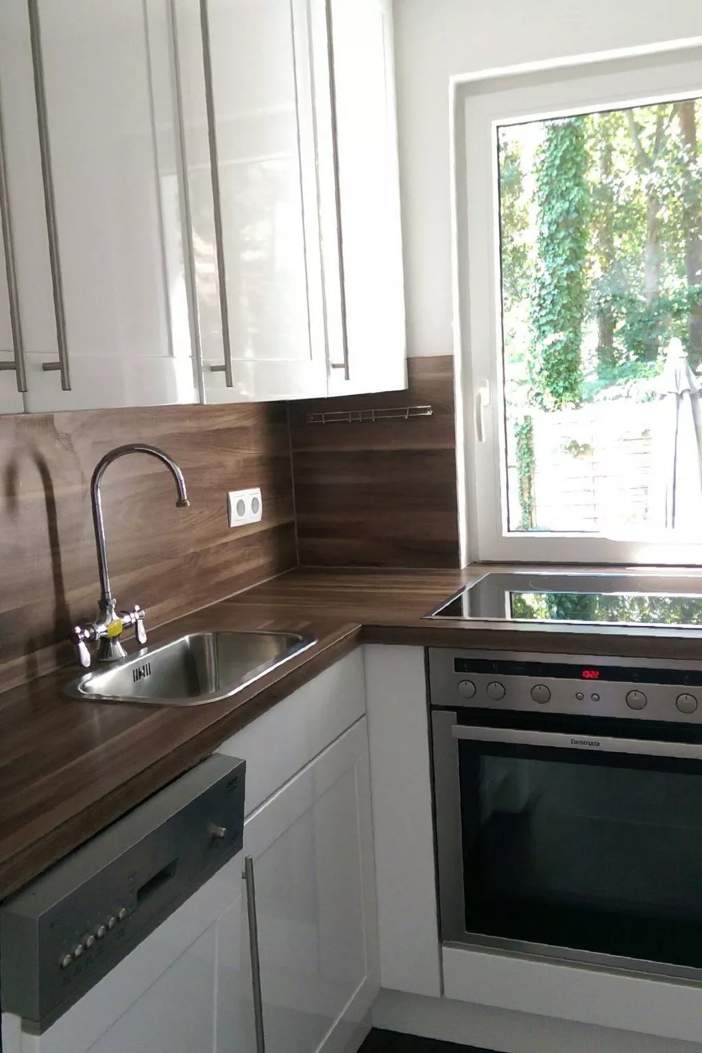 In Süd-Waldhanglage mit Seeblick-Dedans