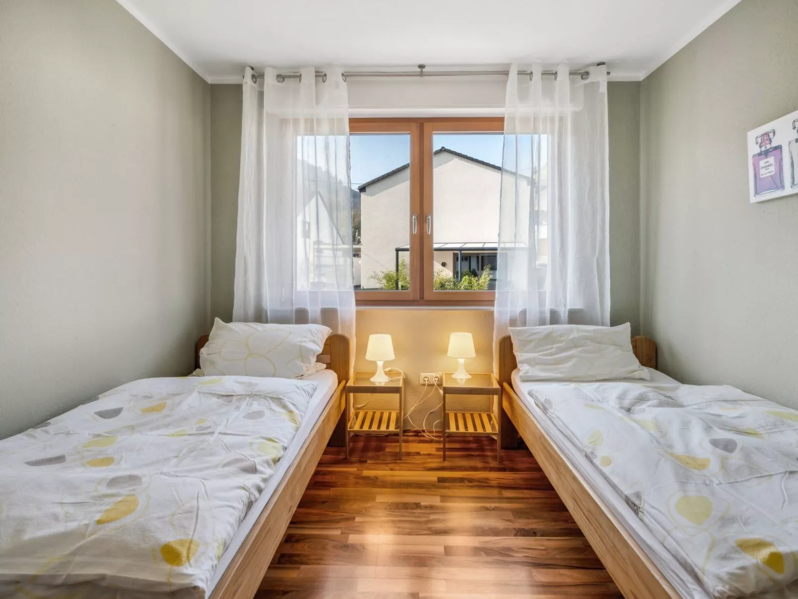 Mit Balkon und schönem Moselblick-Drinnen