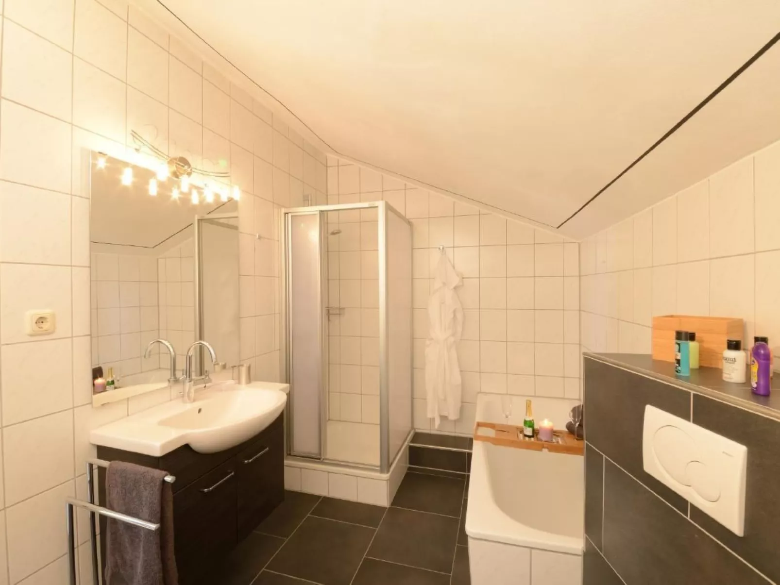 Ruhiges Ferienhaus in Lommersdorf mit Garten - Drinnen