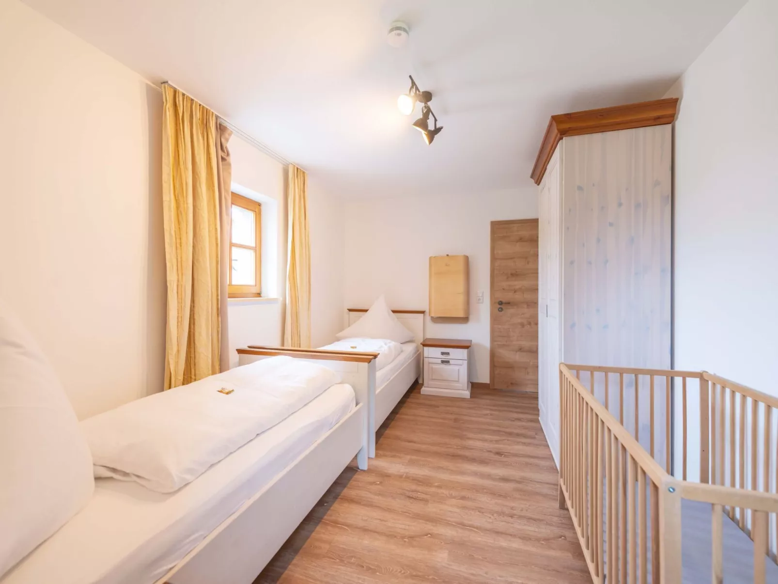  mit Terrasse und zwei Schlafzimmer-Inside