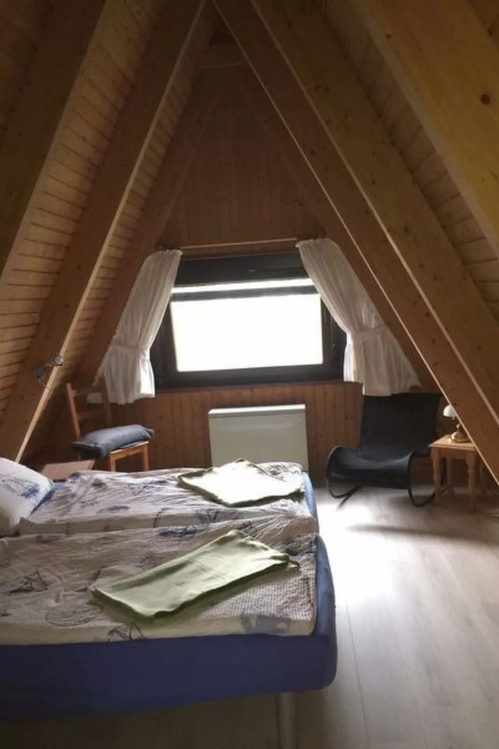 Spitzdachferienhaus mit Schwedenofen und Garten-Inside