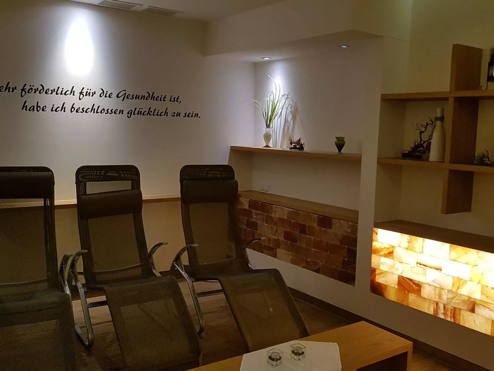 Mit Gemeinschaftspool und Terrasse-Inside