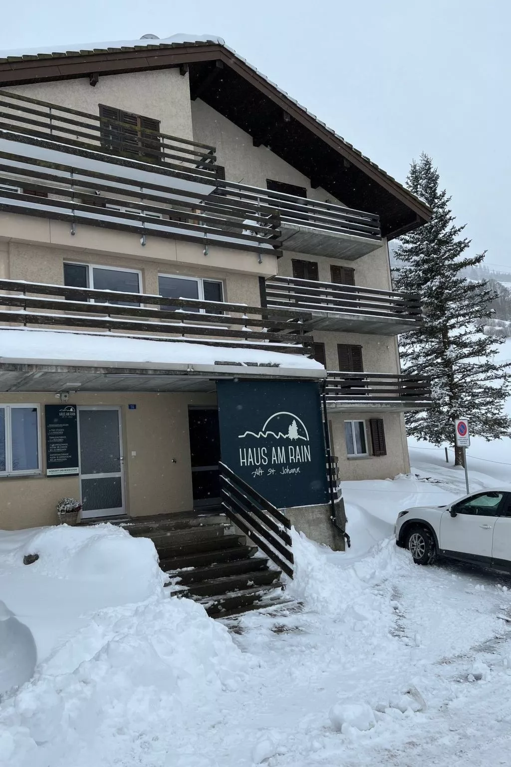 Modern kompakt Speer-Outside