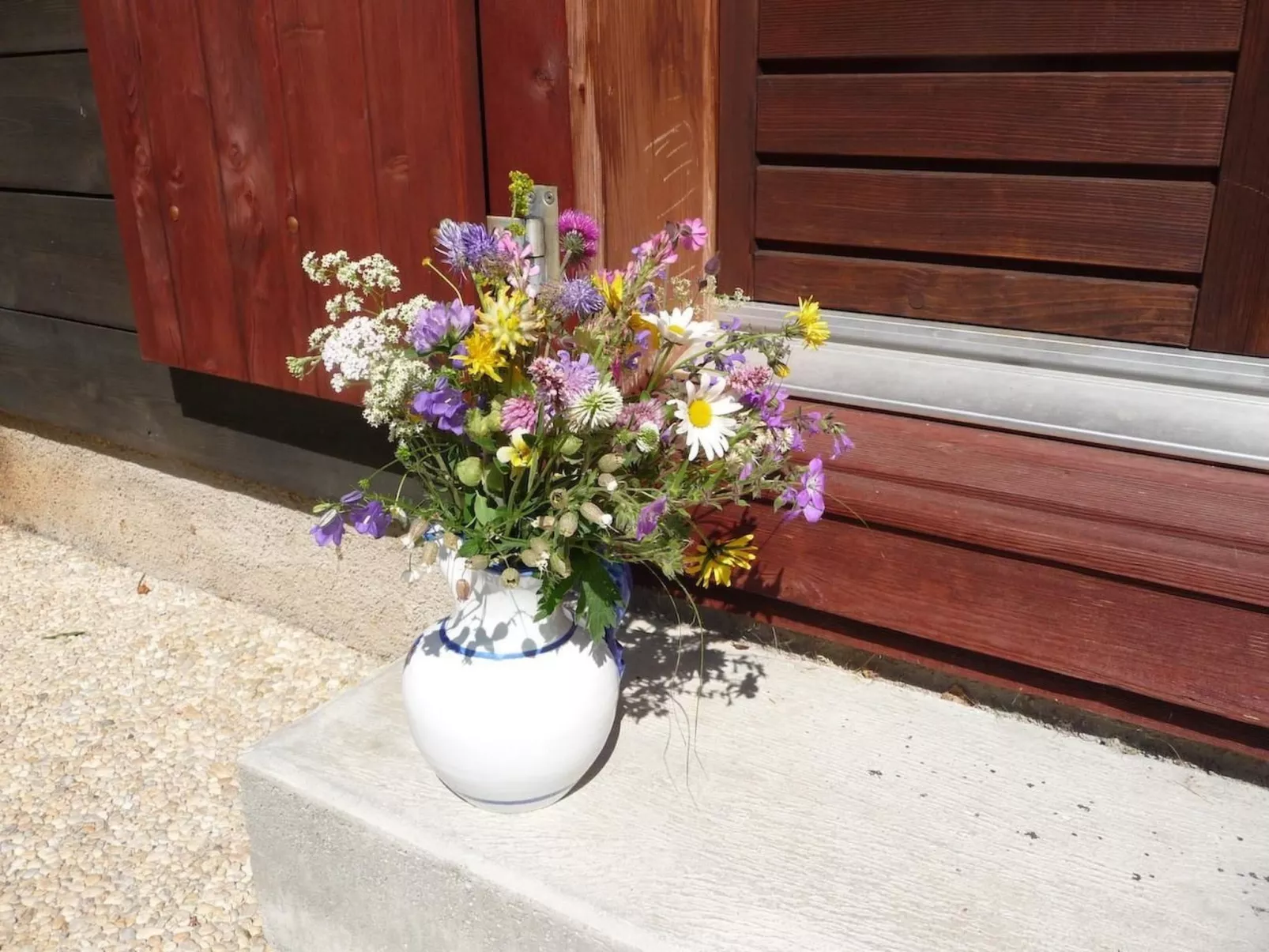 Chalet, Dil Arom, geschlossener Garten-Image-tags.info