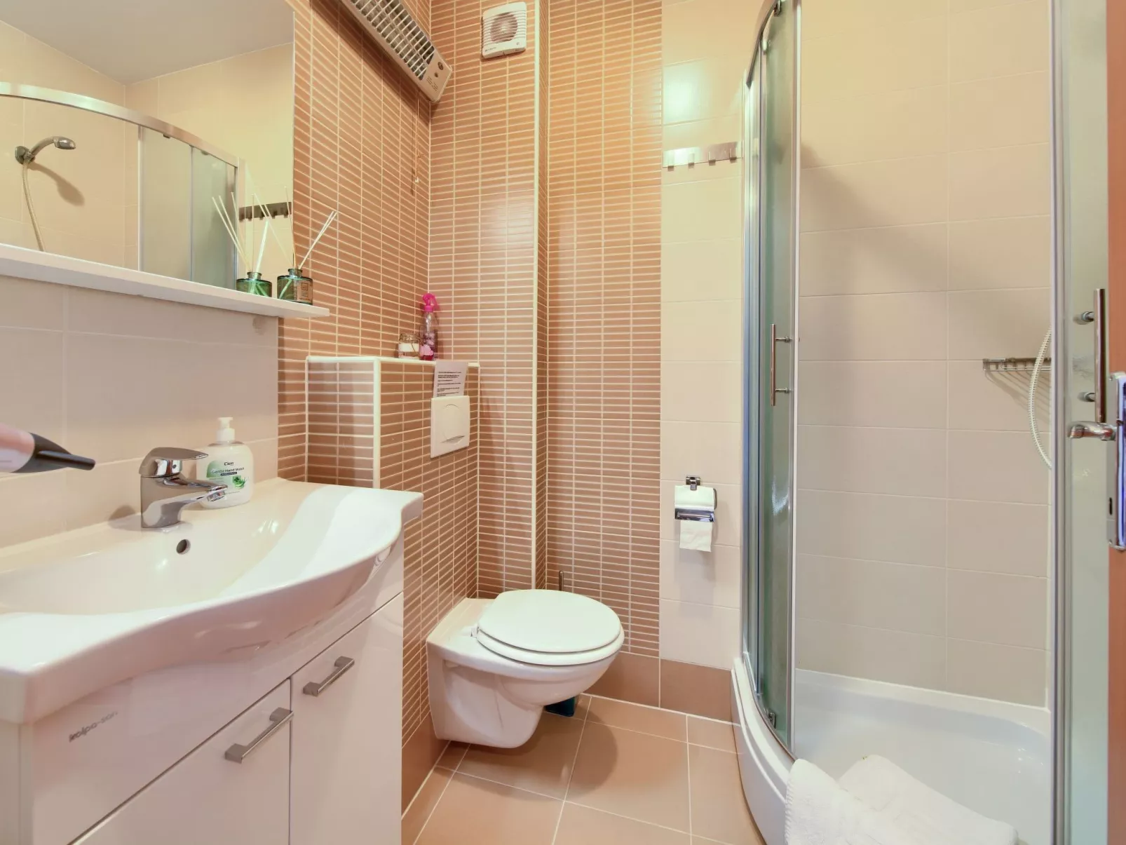 Wohnung A1 mit schönem Panoramablick-Drinnen