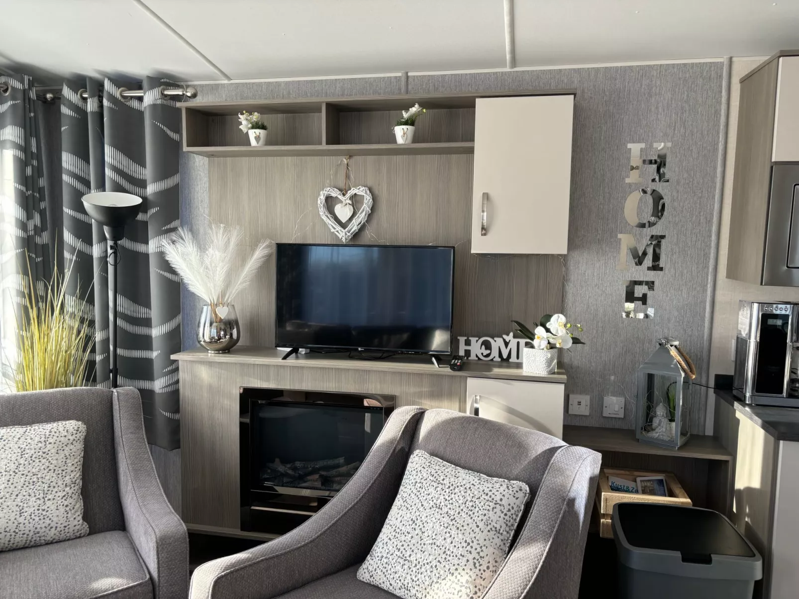 Chalet in Strandnähe-Drinnen