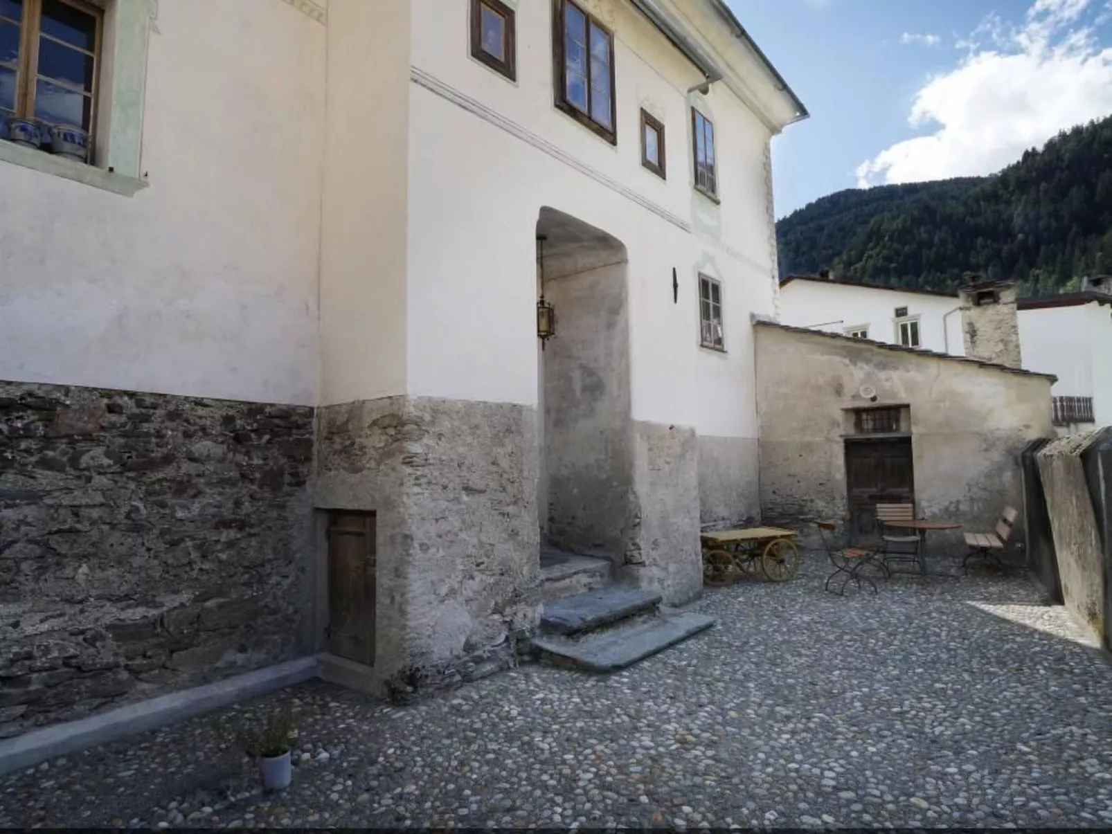 Bündner Zuckerbäckerpalazzo unter Denkmalschutz-Inside