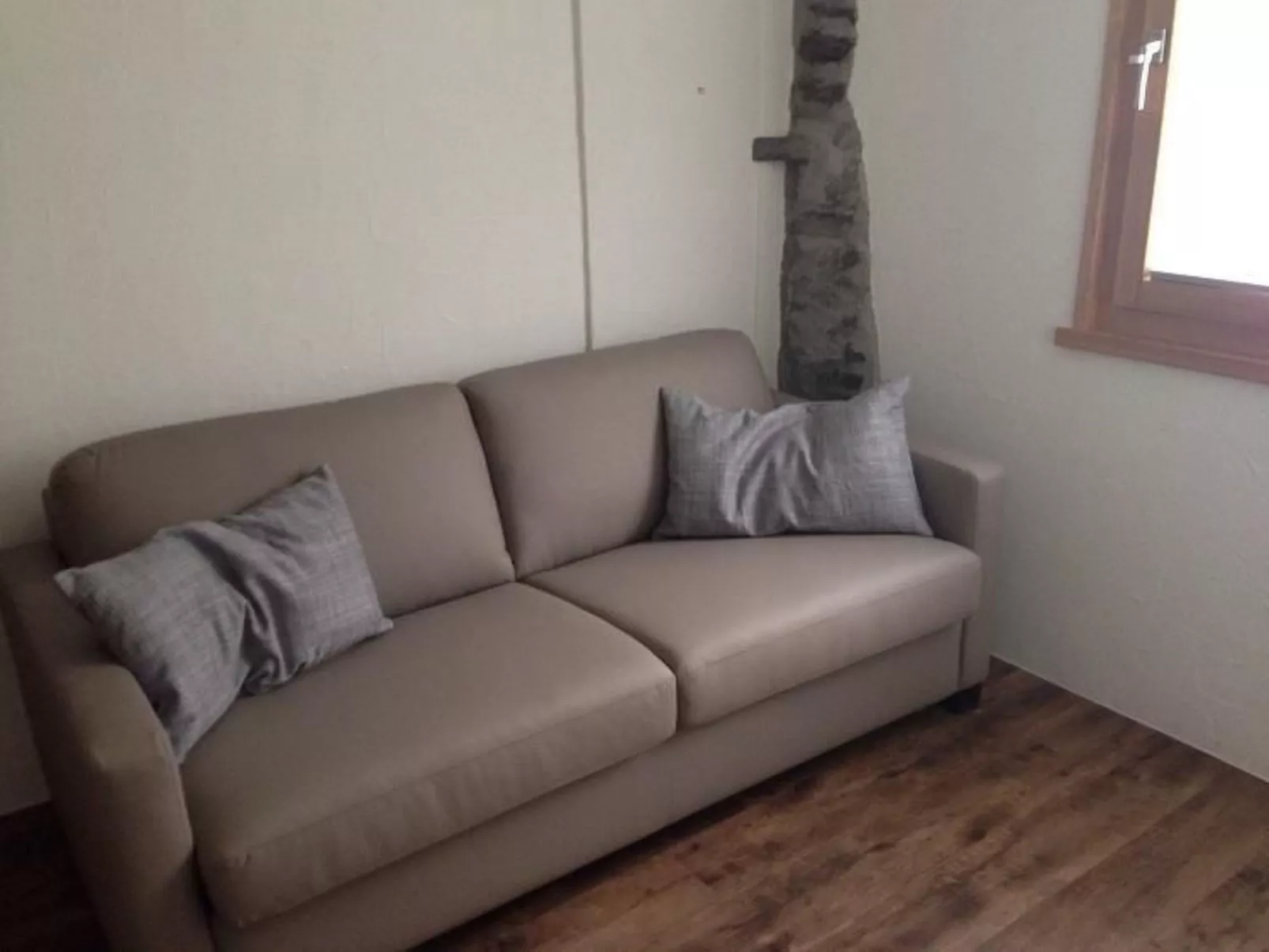 Charmantes 3.5 Zi Rustico-Inside