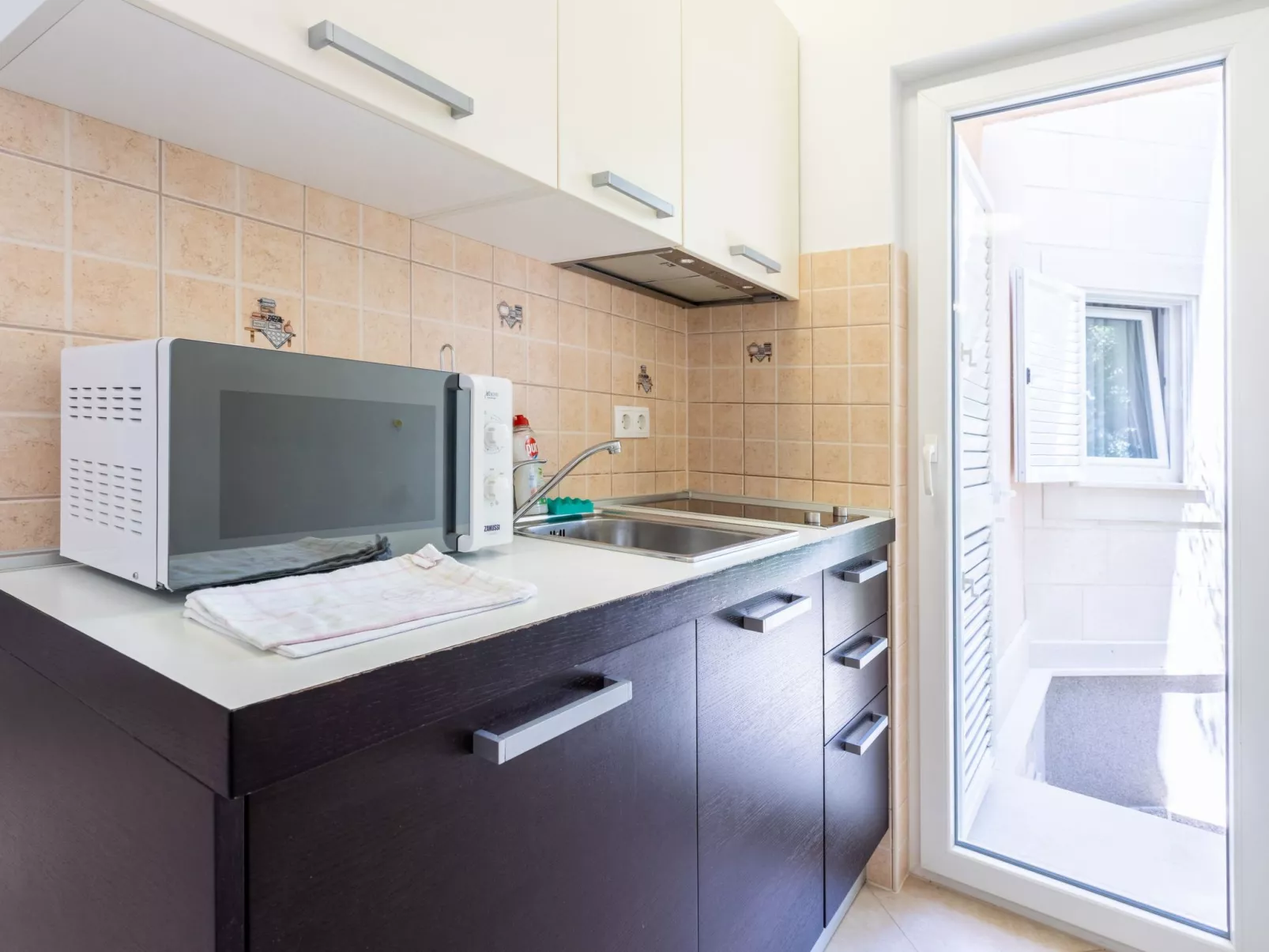 Geräumige Ferienwohnung mit privatem Sonnenbalkon-Dedans