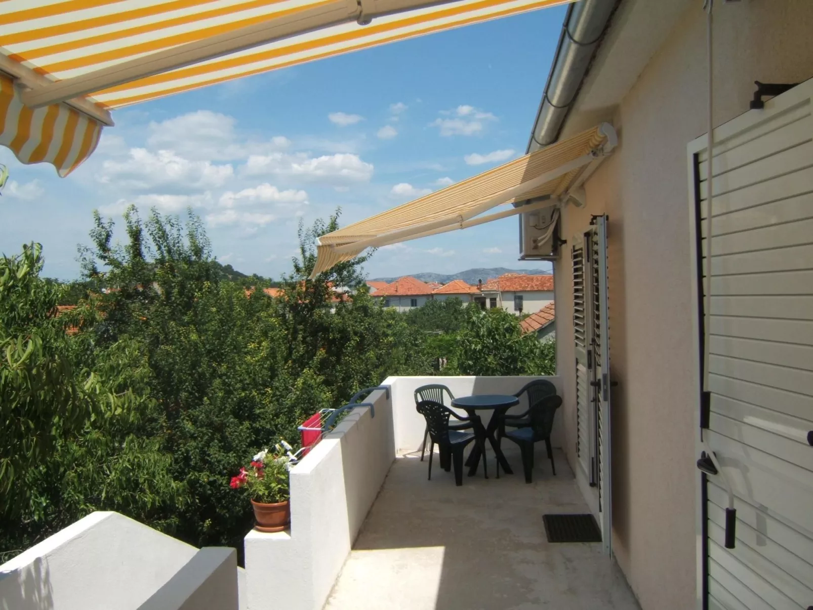 Kleines Apartment Emil Bordo-Image-tags.info