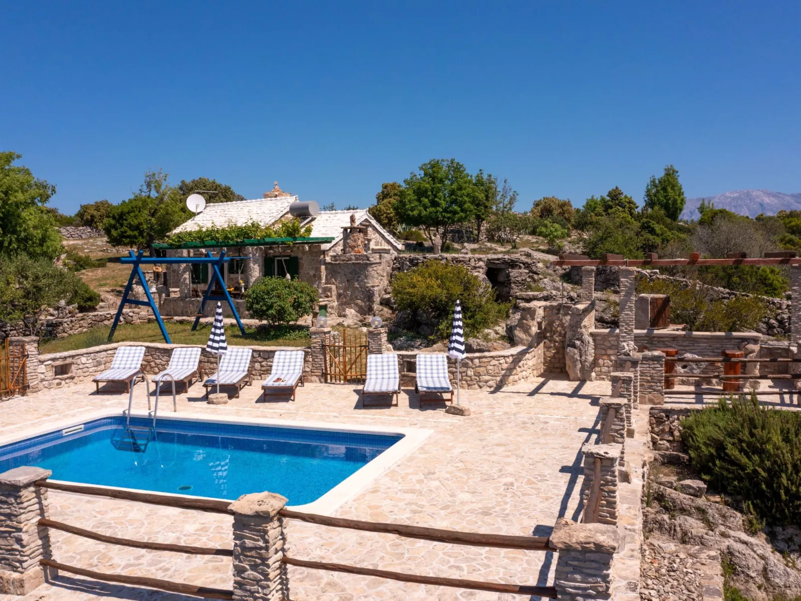 Ranch Visoka in Selca mit Panoramablick aufs Meer-Draußen