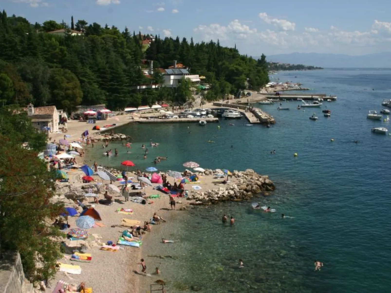 Wohnung 70m vom Strand entfernt, mit AC und WiFi-Draußen