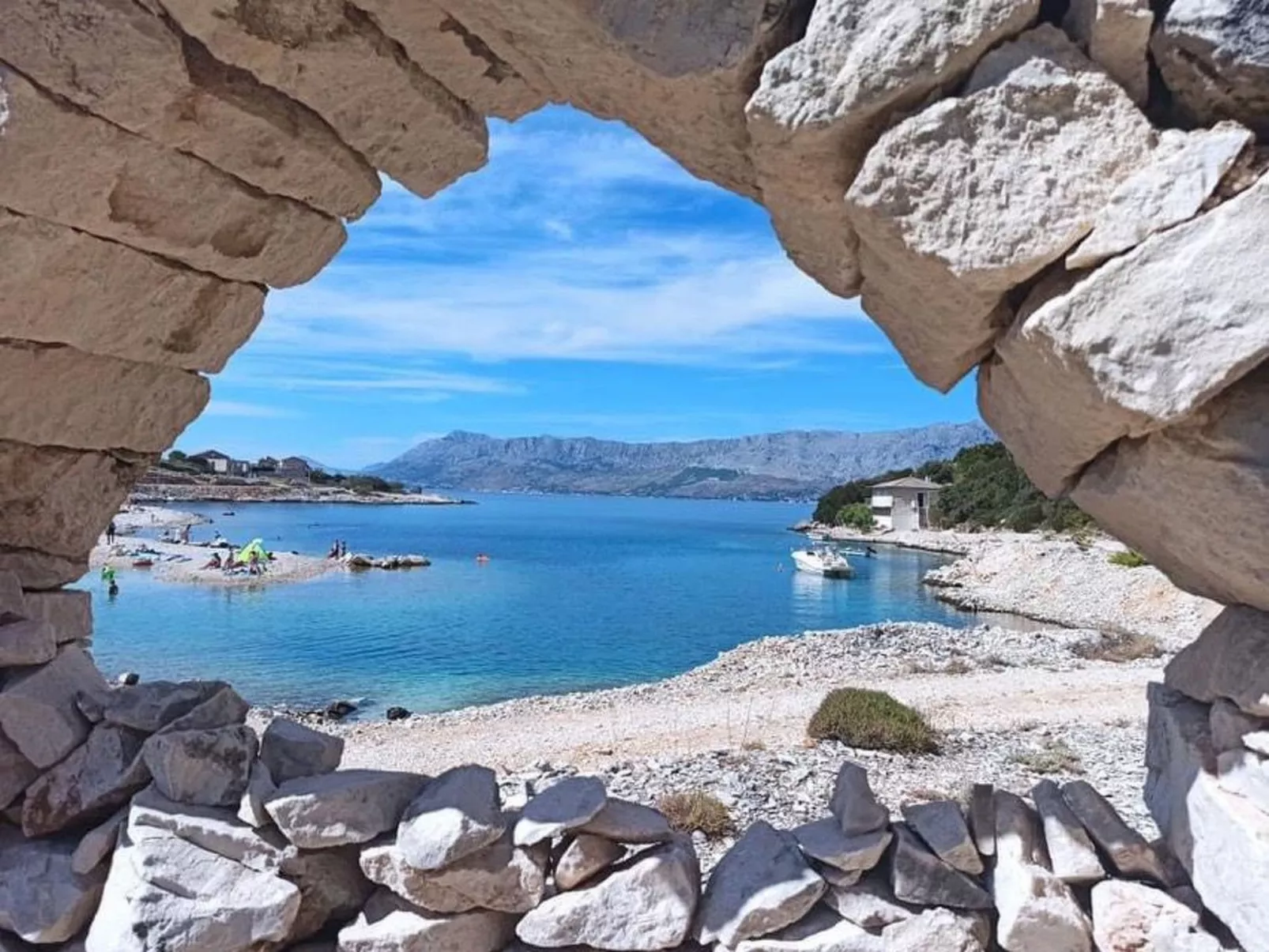 Wohnung in Povlja mit privatem Parkplatz-Dehors