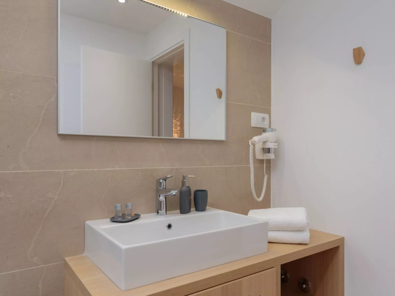 Semper Vivum Villa-Inside