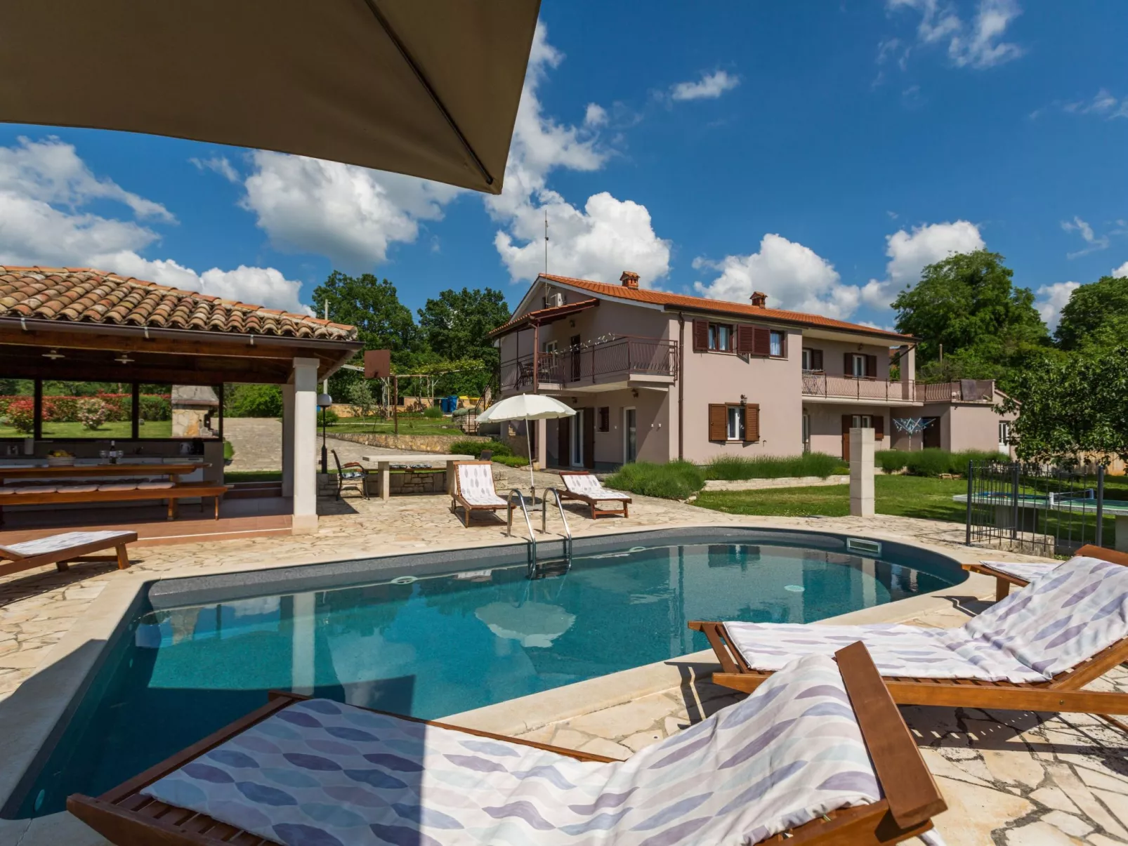 Villa Morena-Draußen