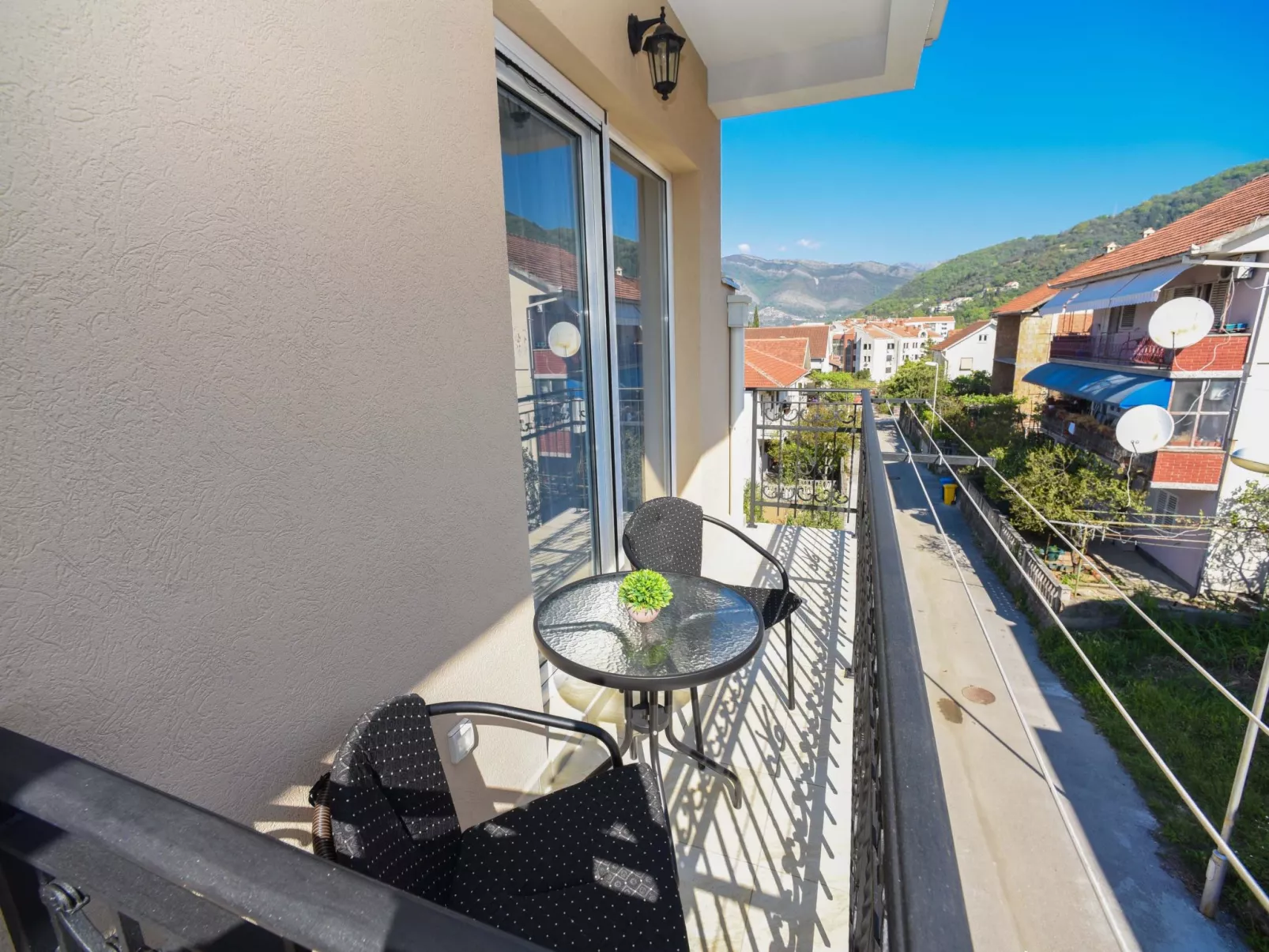 Wohnung mit Dachterrasse-Dehors