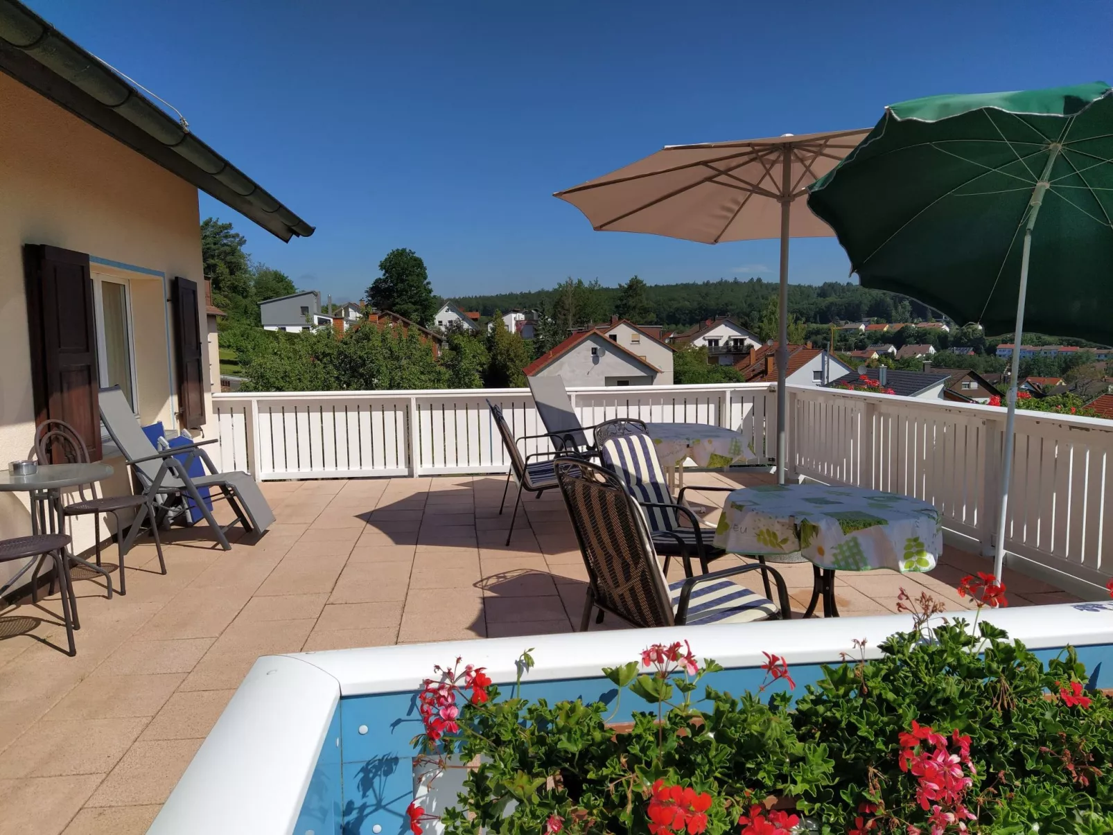 Haus Holzheimer mit Blick auf die Rhön-Image-tags.info