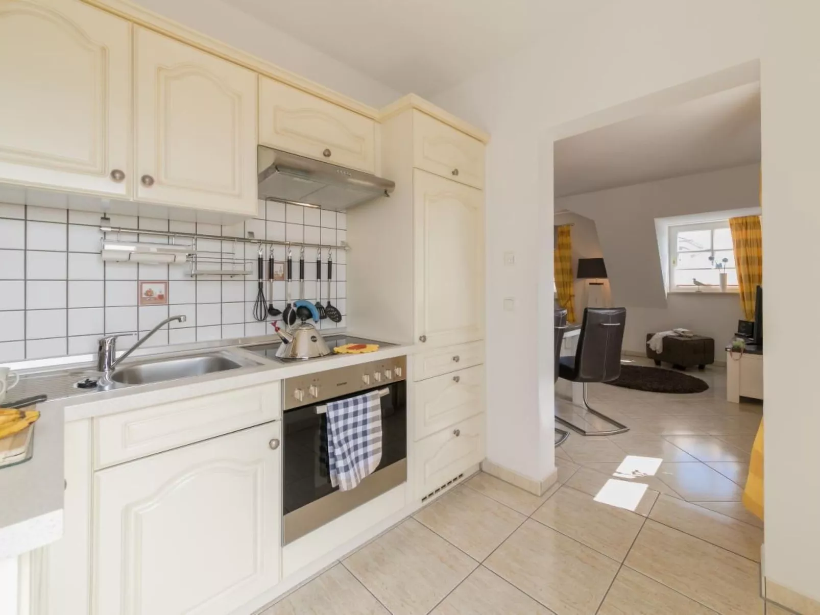 Appartement mit Blick auf das Wasser-Drinnen